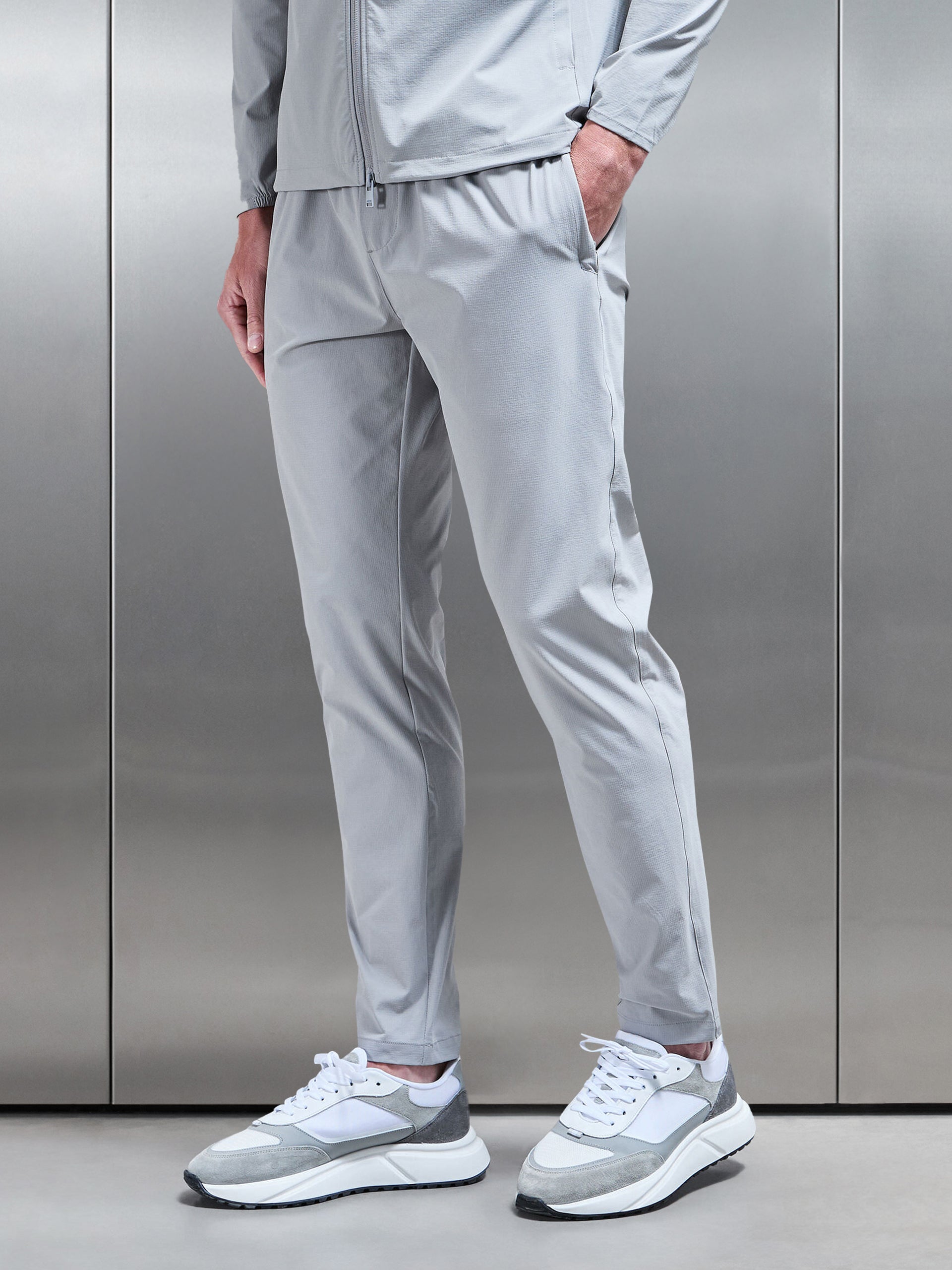 Active Technical Tapered Trackpant in Mid Grey