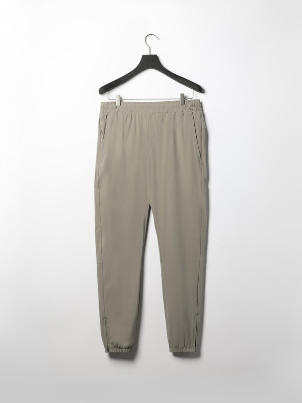 Active Technical Cuffed Trackpant in Taupe