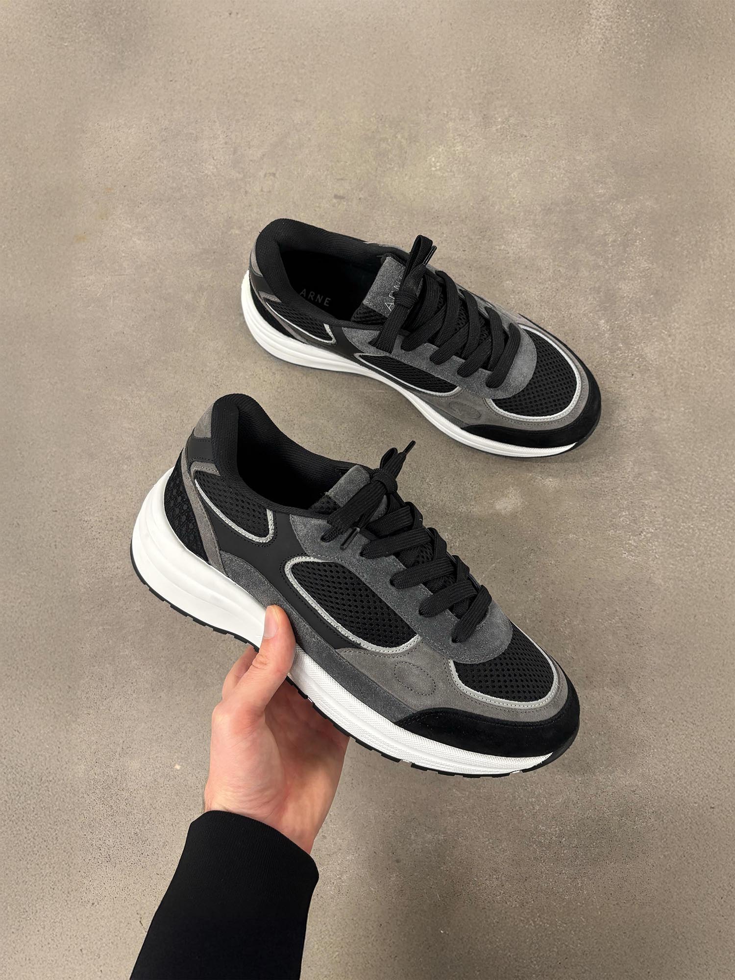 Apollo Runner in Black Charcoal
