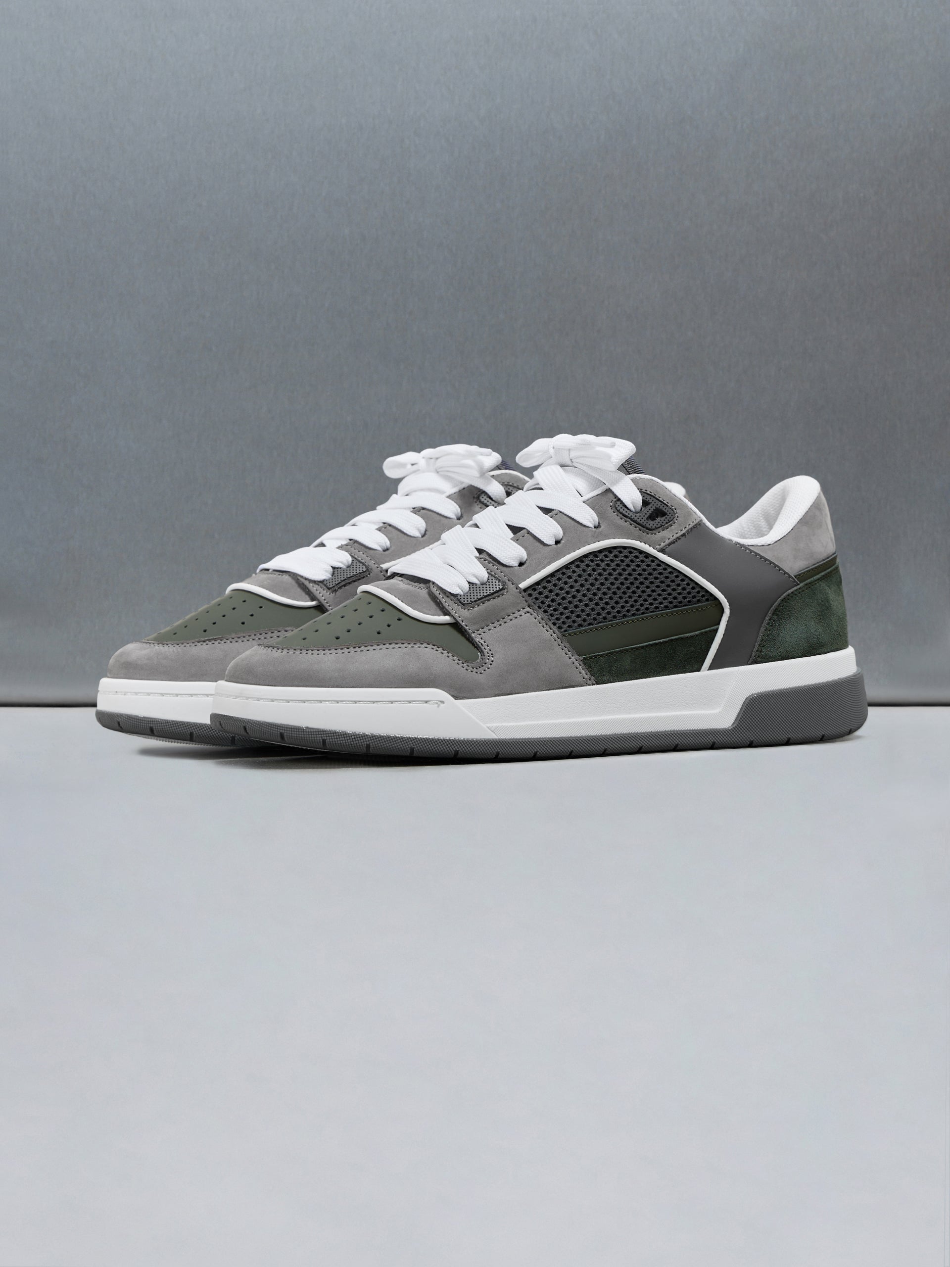 Basket Trainer in Forest Grey