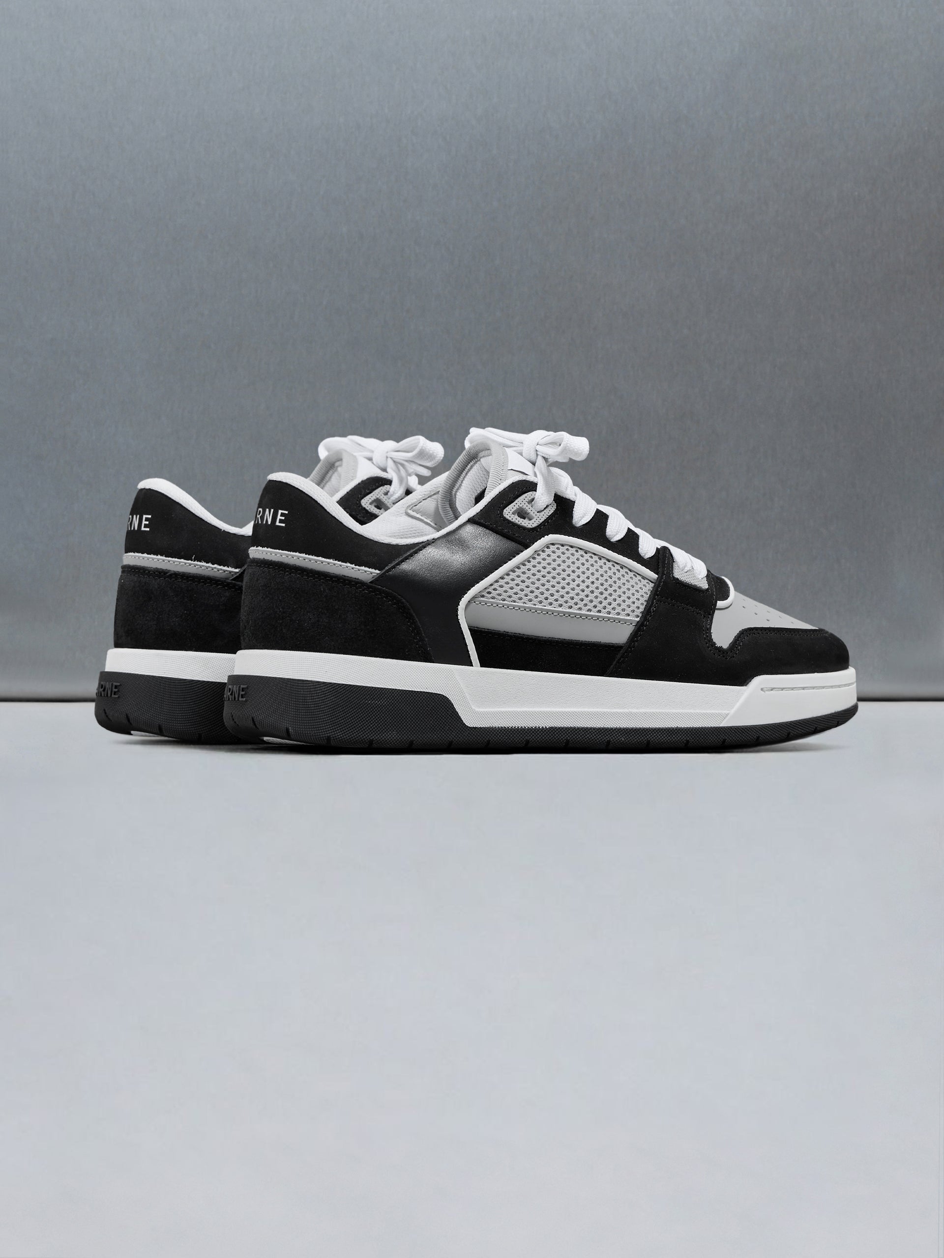 Basket Trainer in Grey Black