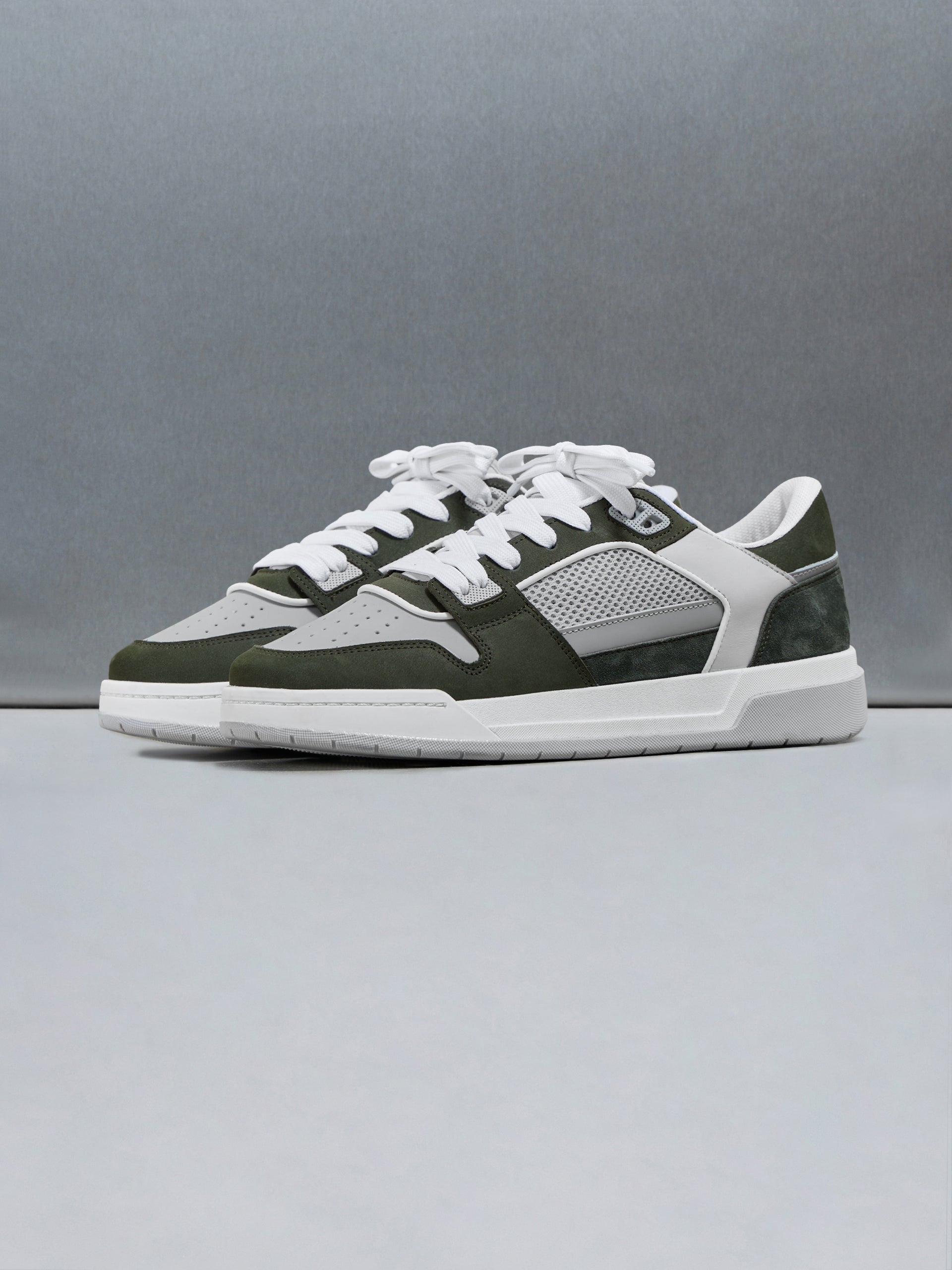 Basket Trainer in Grey Olive