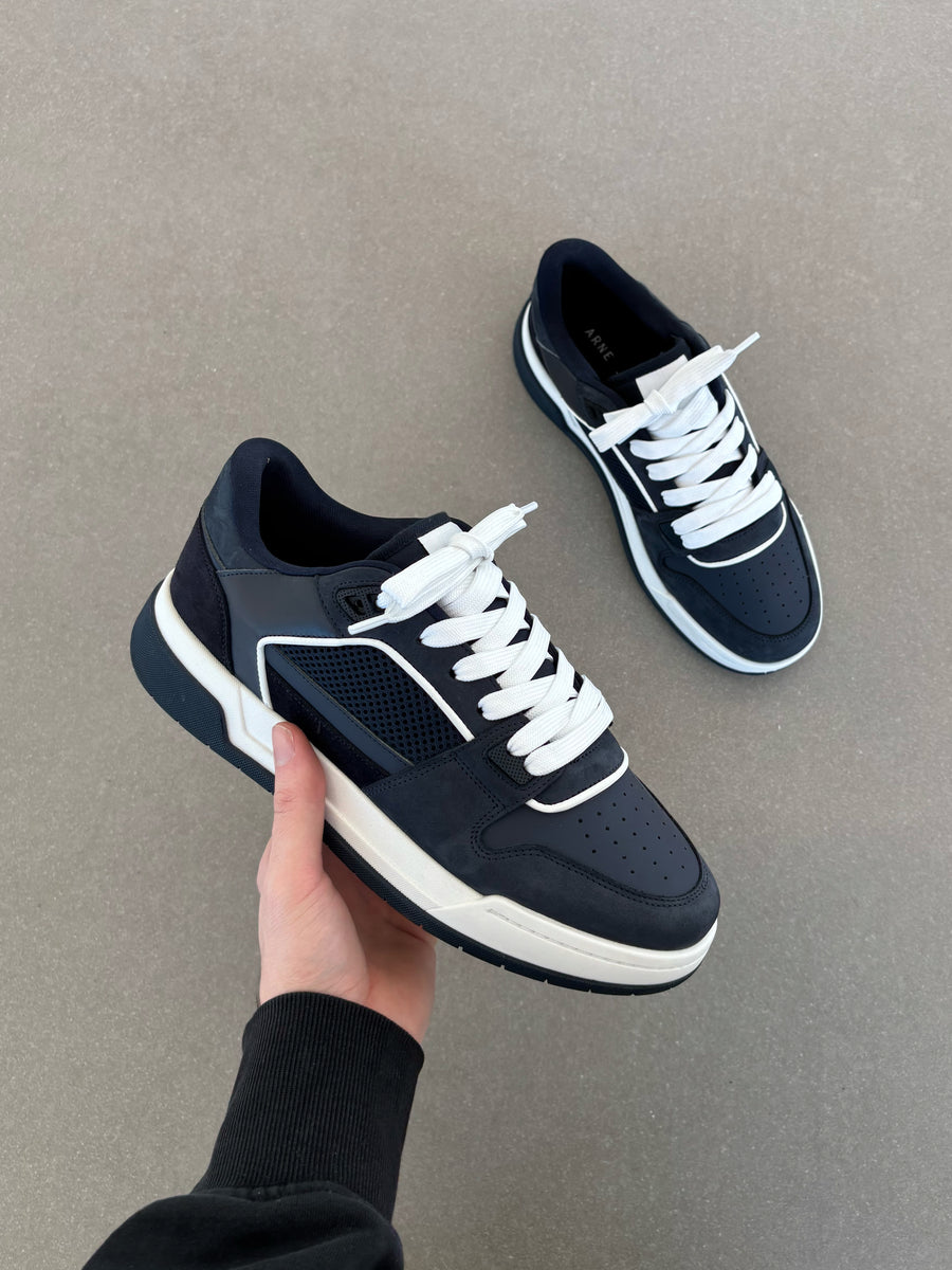 Basket Trainer in Navy