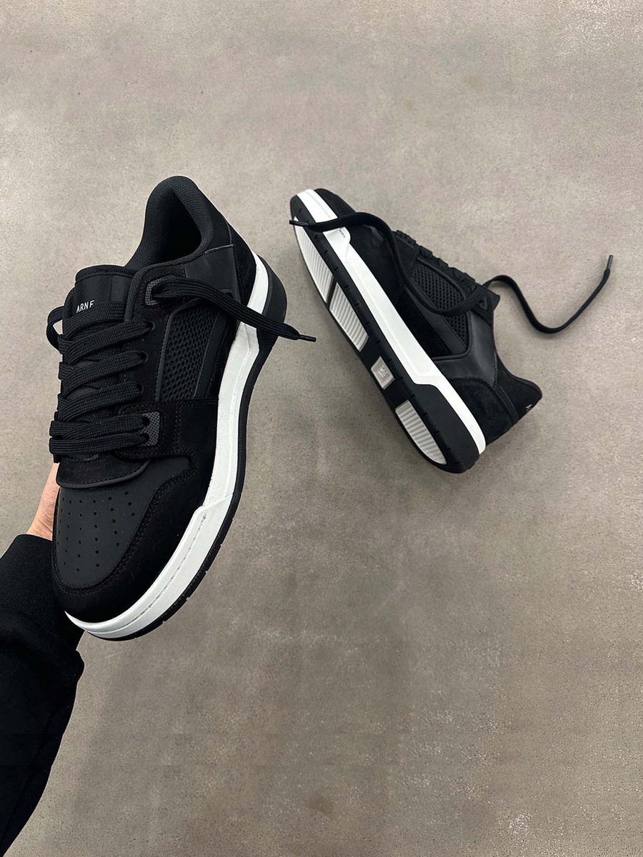 Basket Trainer in Black