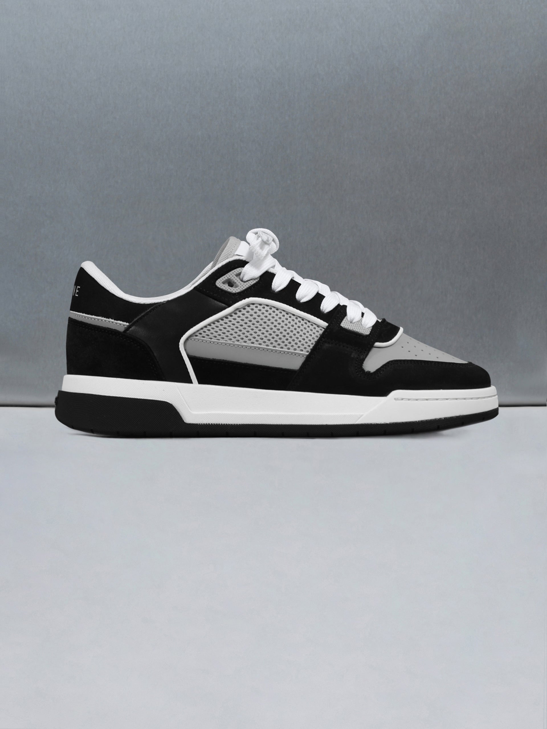 Basket Trainer in Grey Black