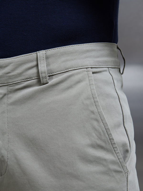 Mid Weight Tailored Chino Trouser in Olive
