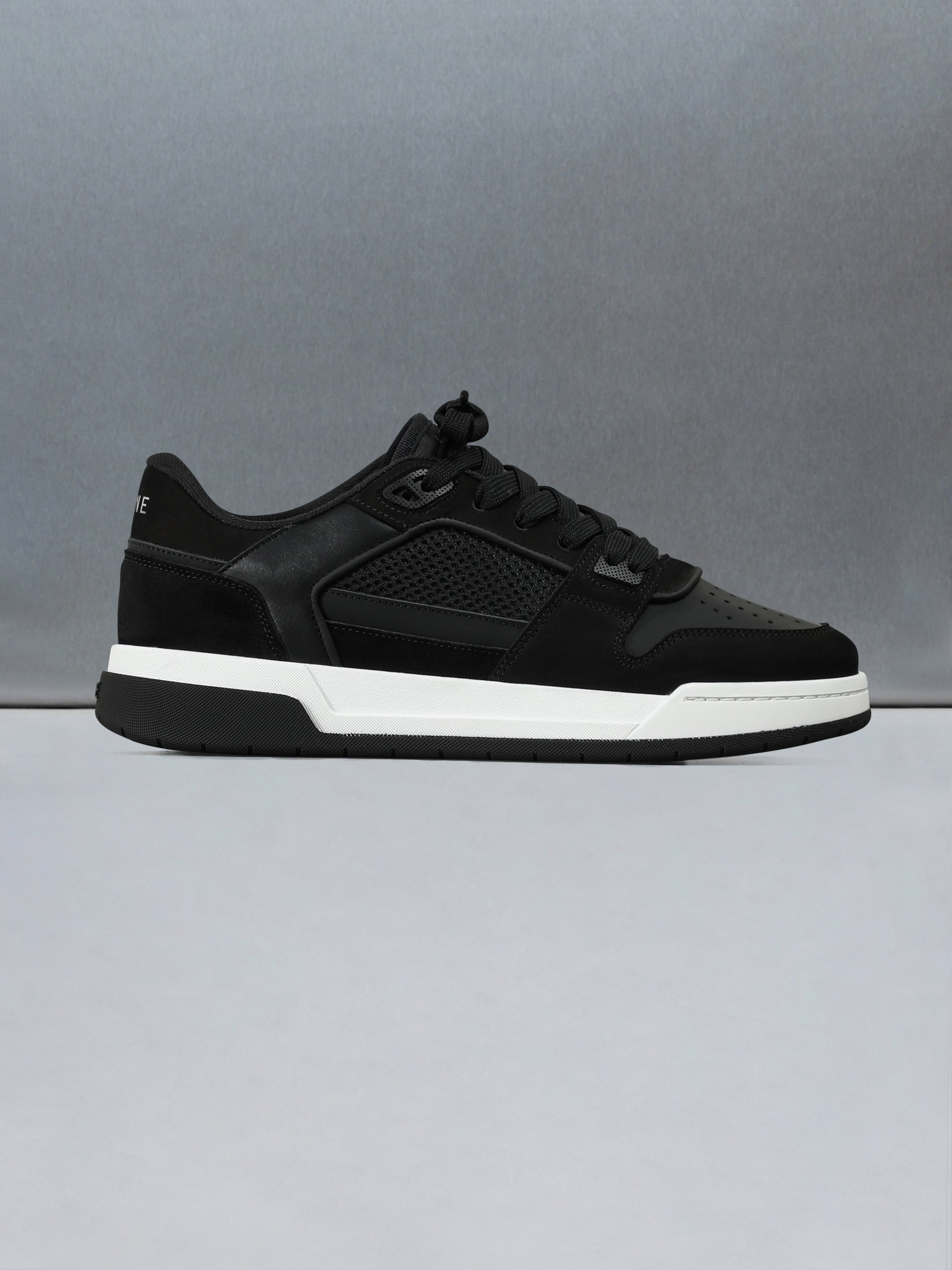 Basket Trainer in Black