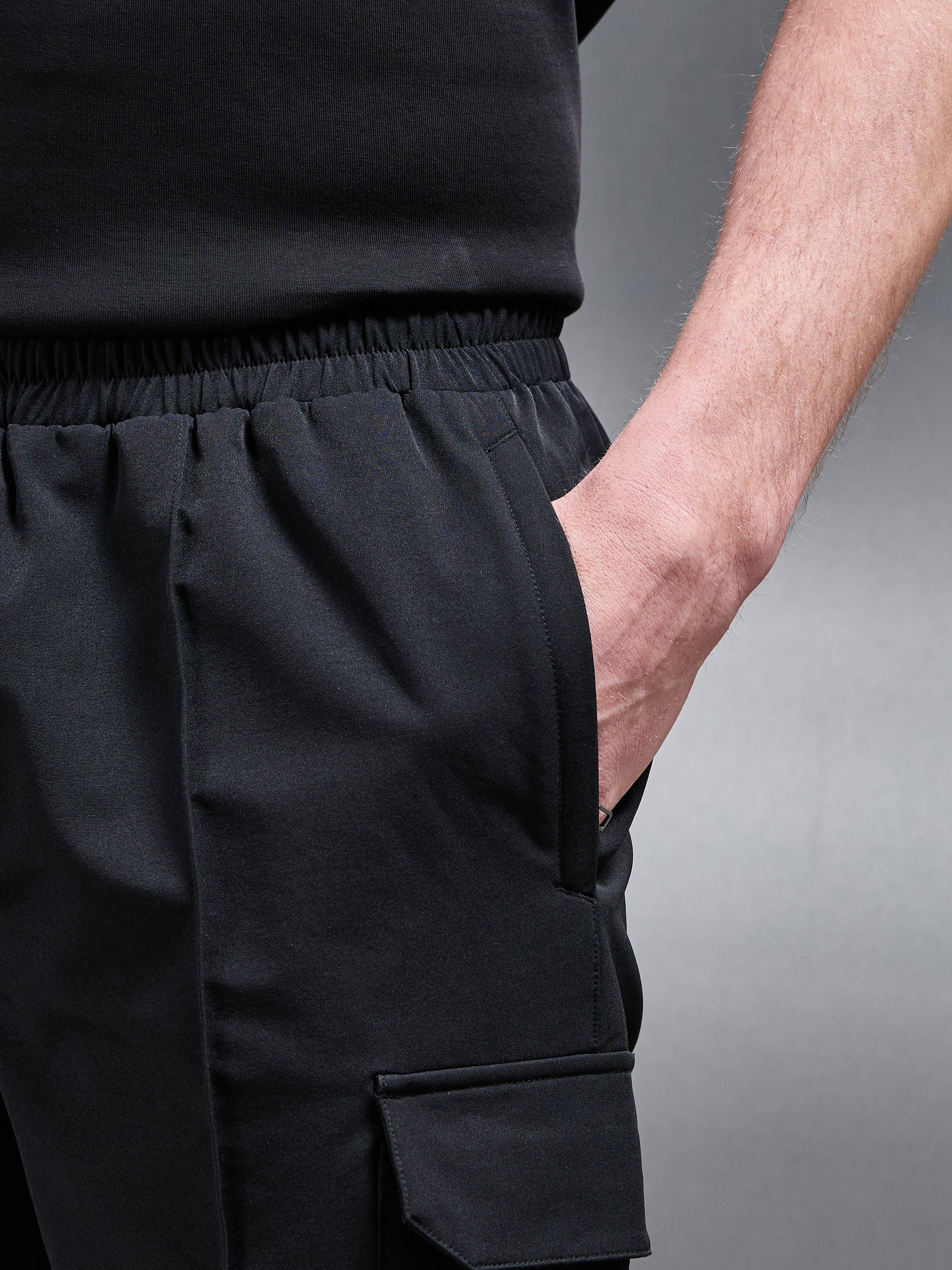 Cargo Short in Black