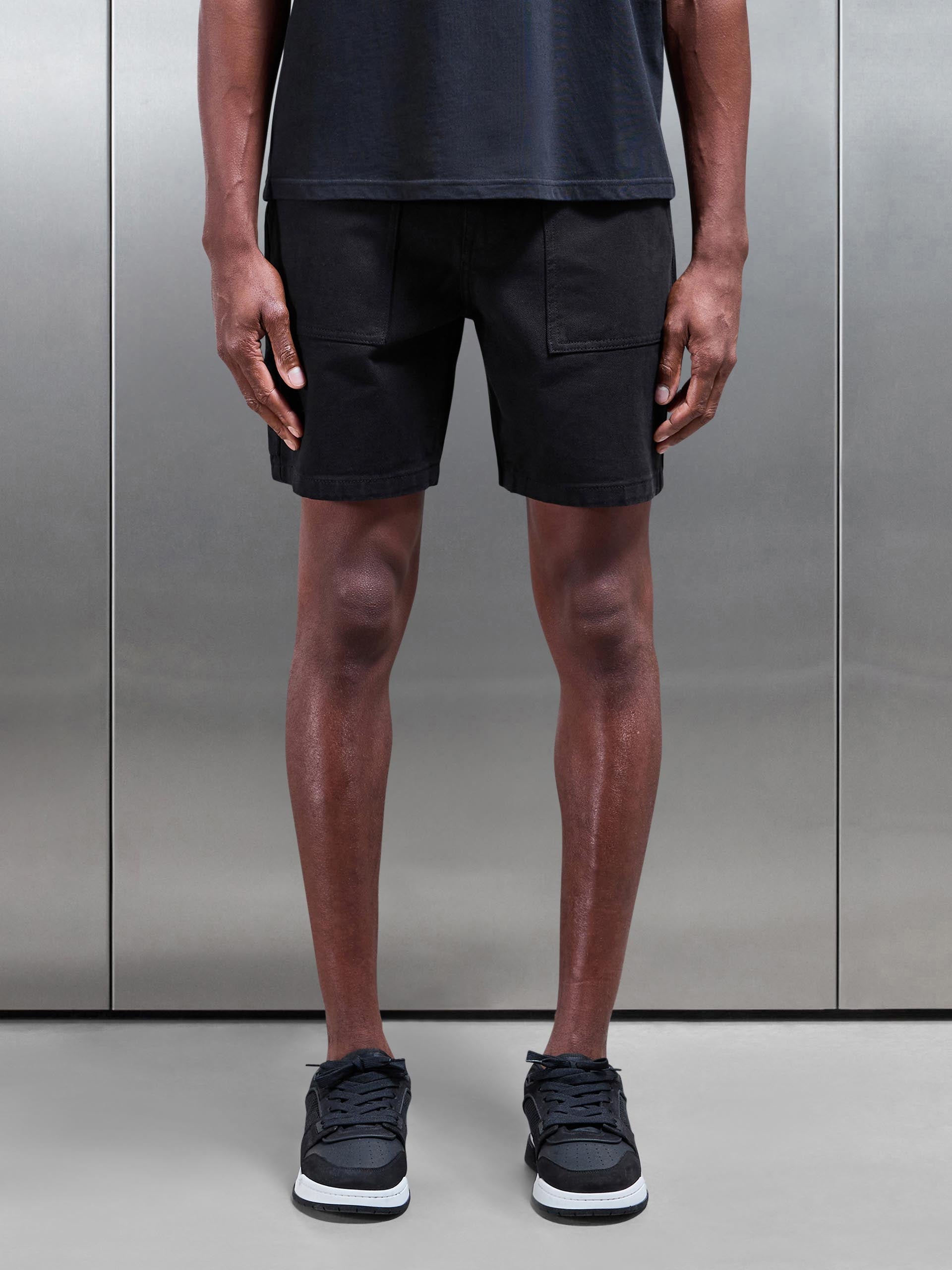 Carpenter Short in Black