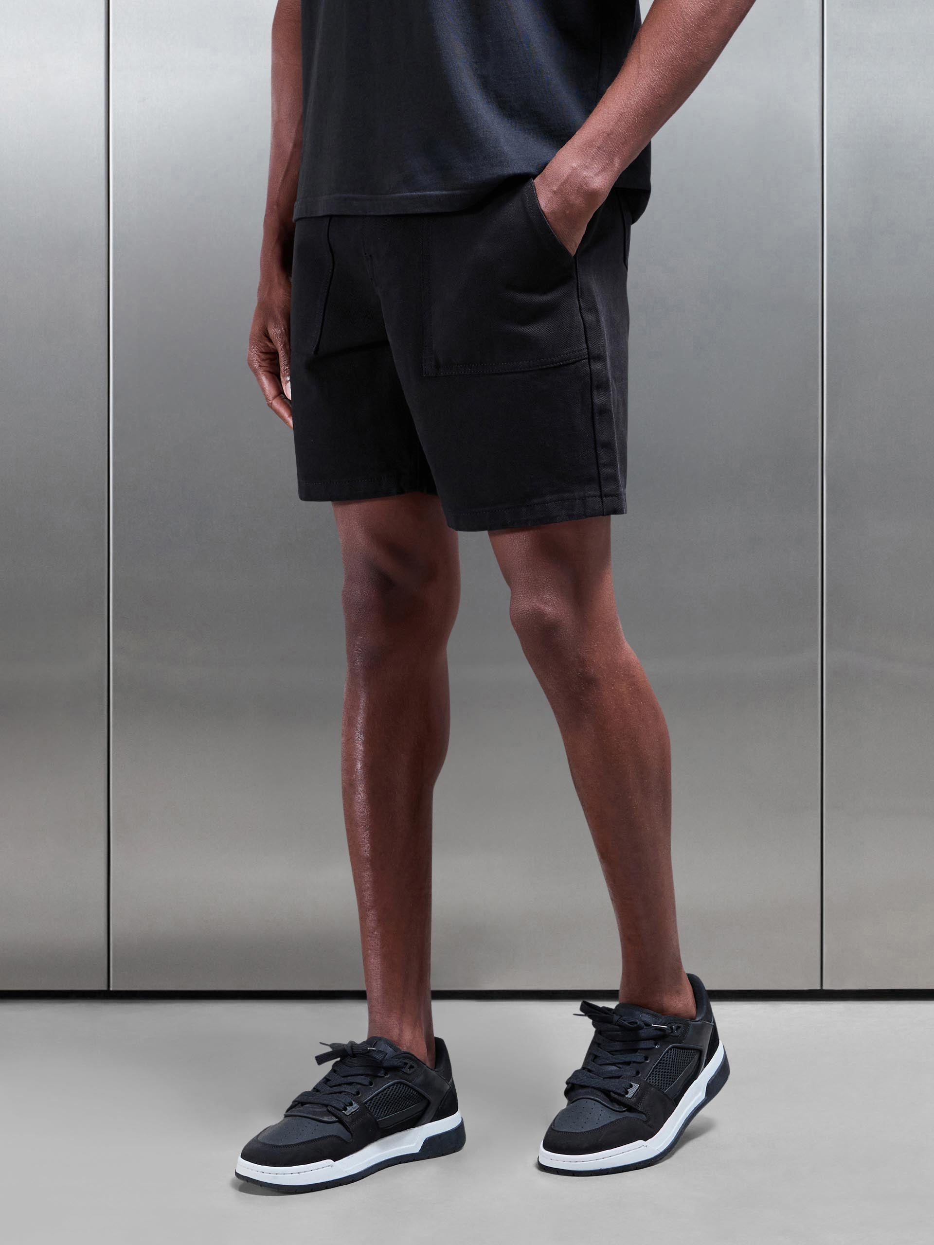 Carpenter Short in Black