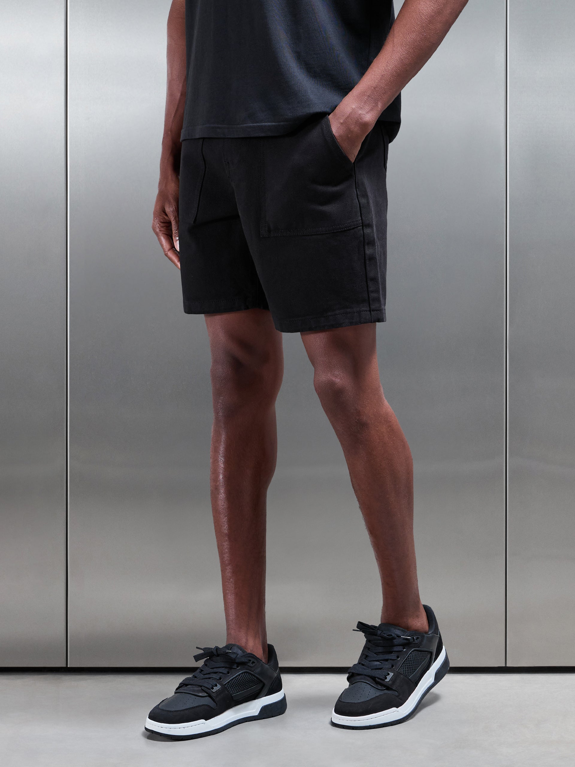 Carpenter Short in Black