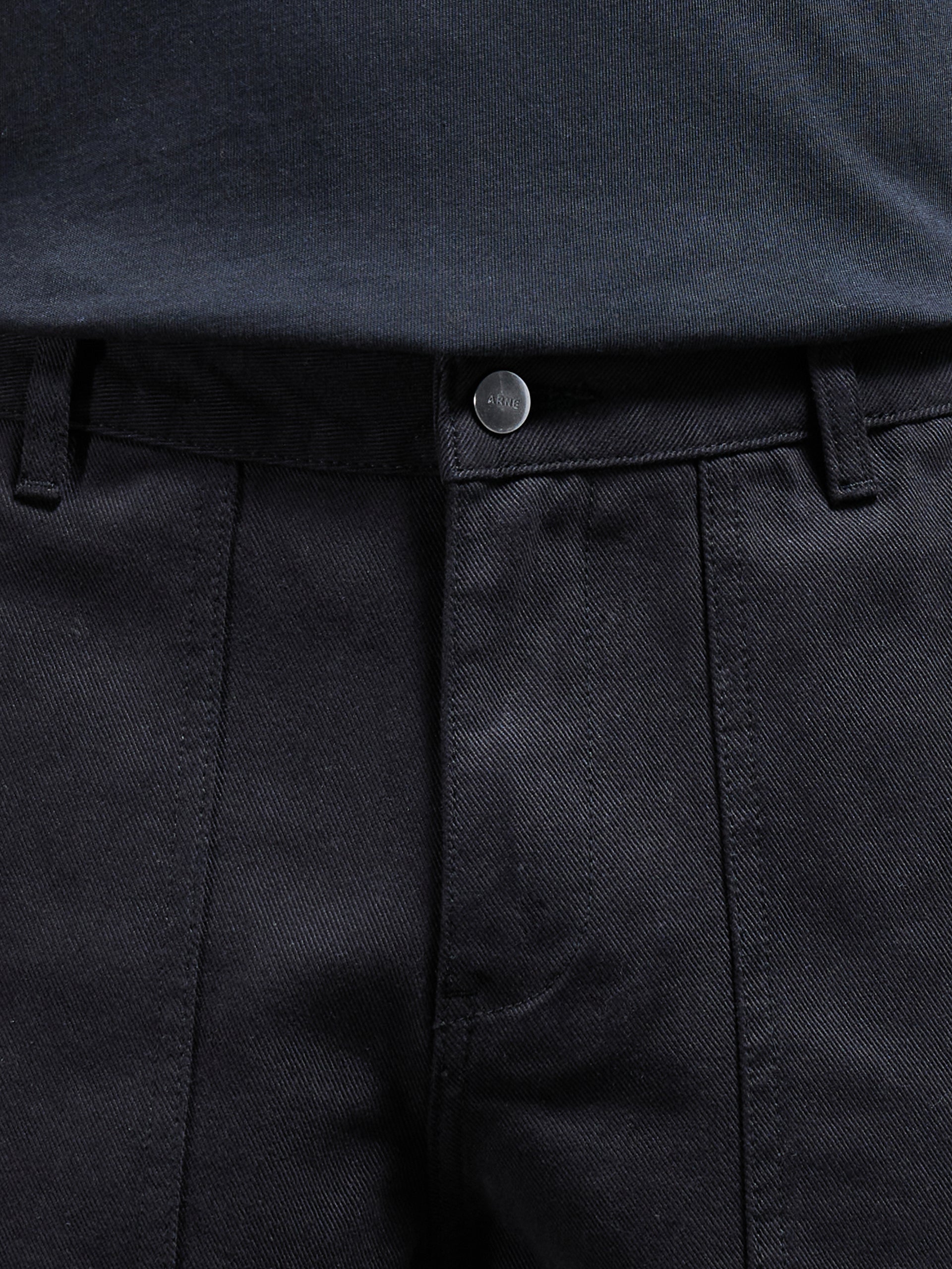 Carpenter Short in Black