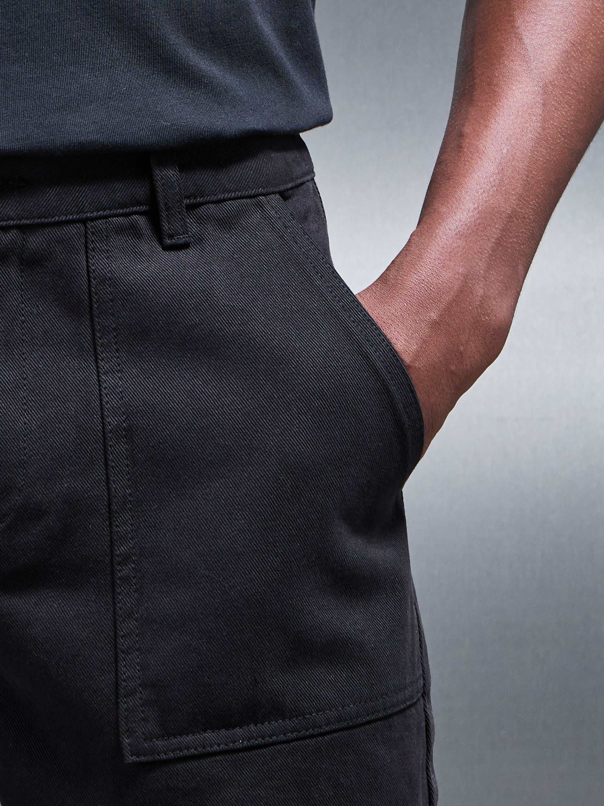 Carpenter Short in Black