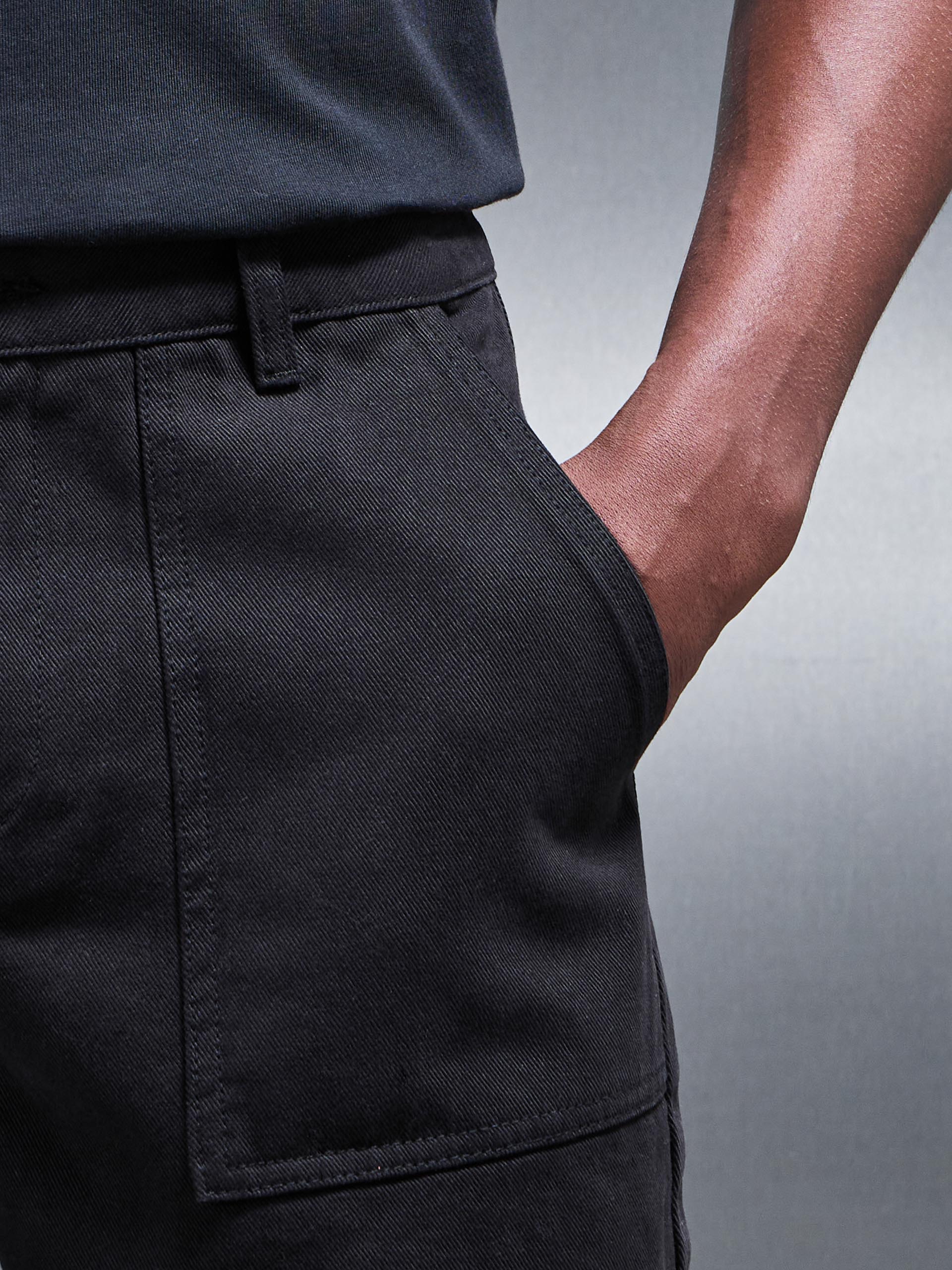 Carpenter Short in Black