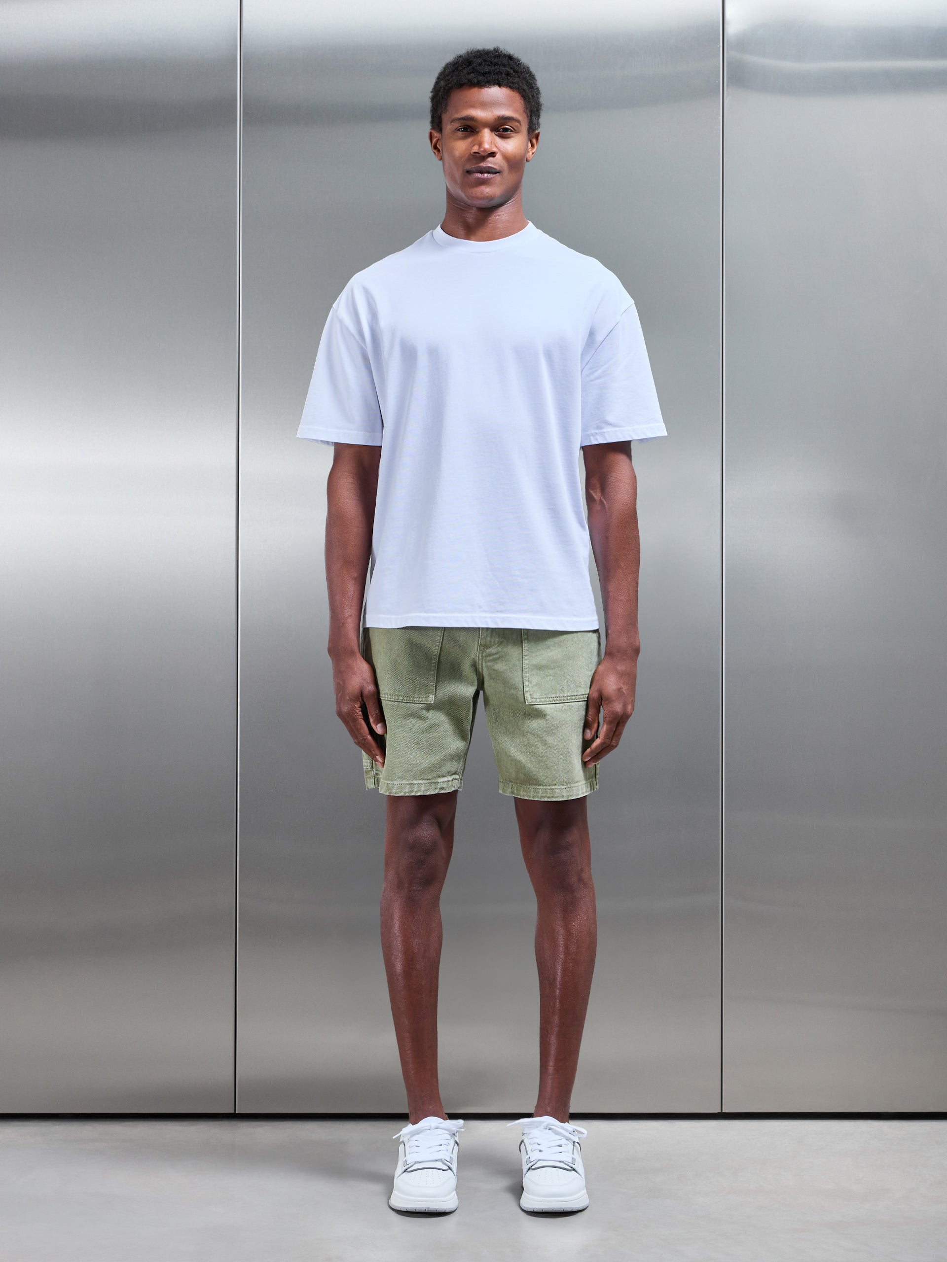 Carpenter Short in Olive