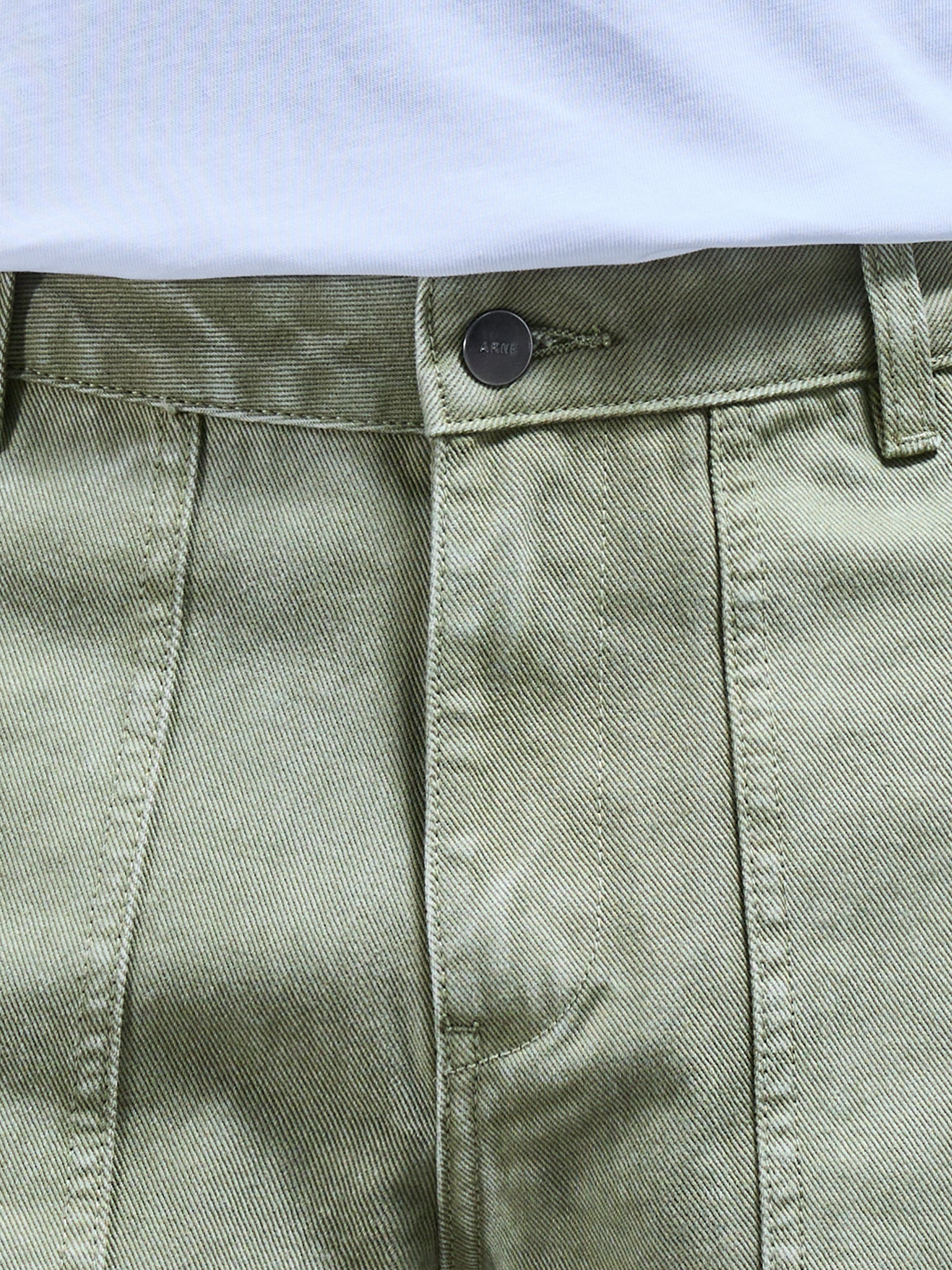 Carpenter Short in Olive