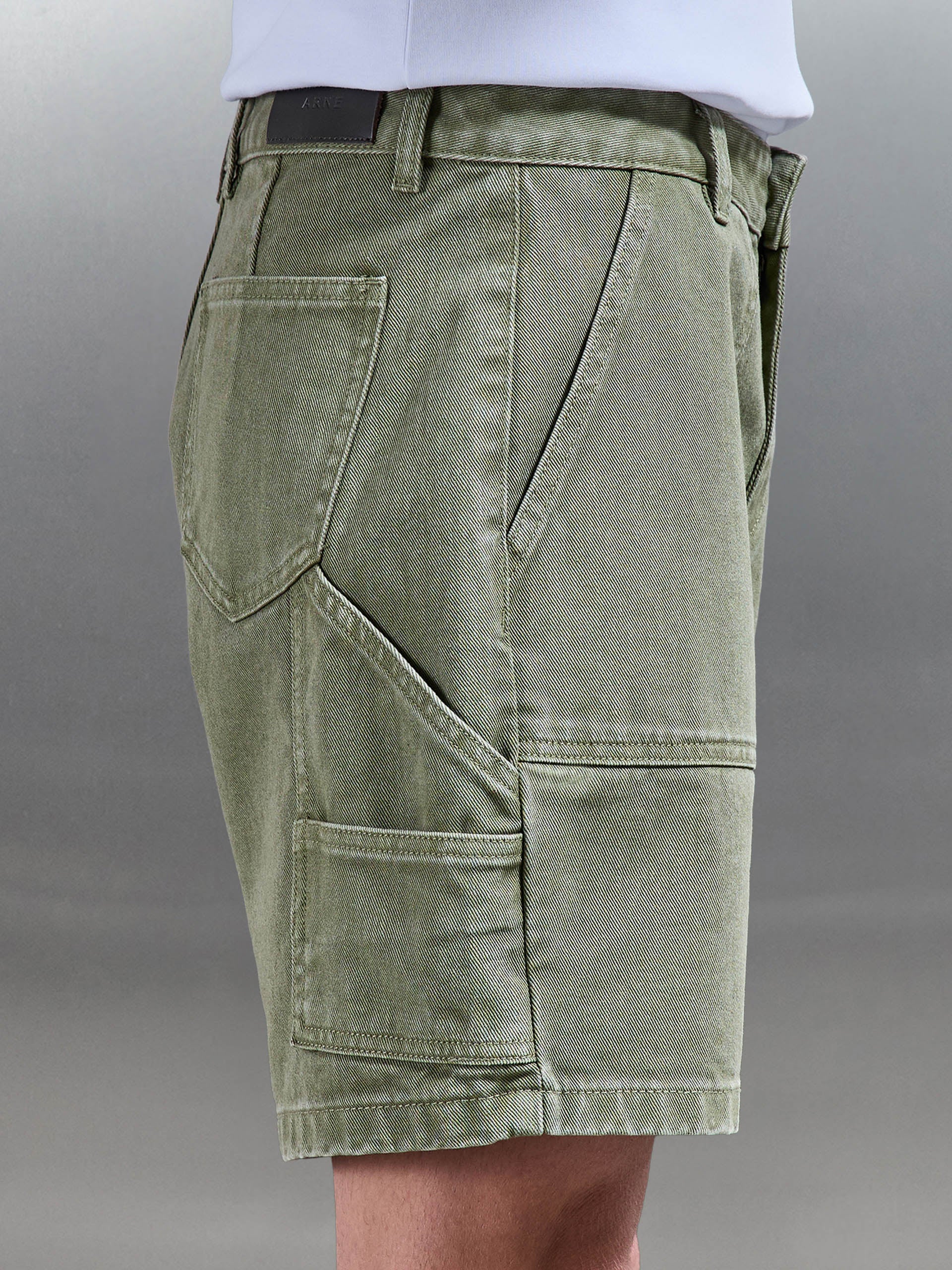 Carpenter Short in Olive