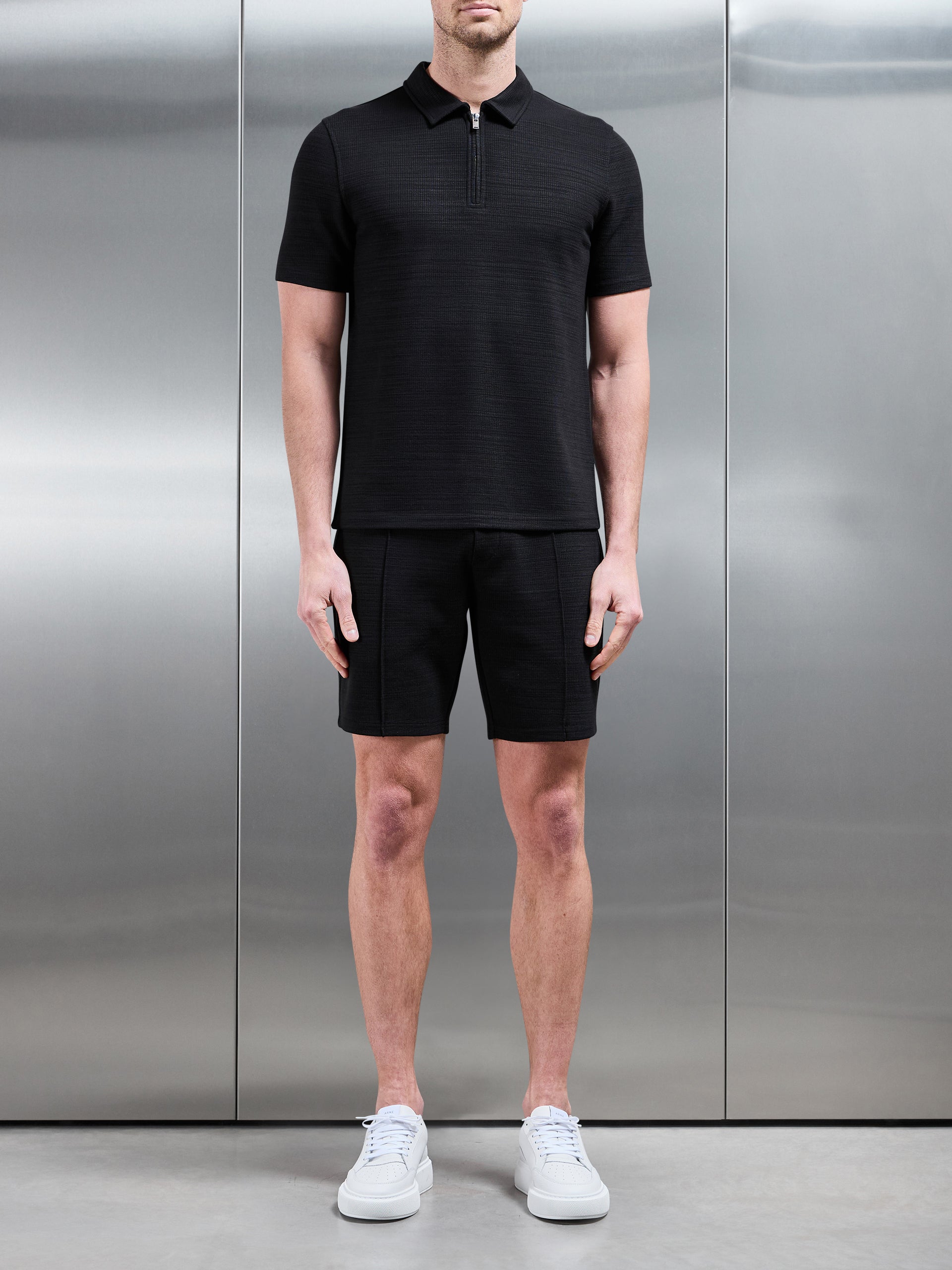 Cavour Textured Short in Black