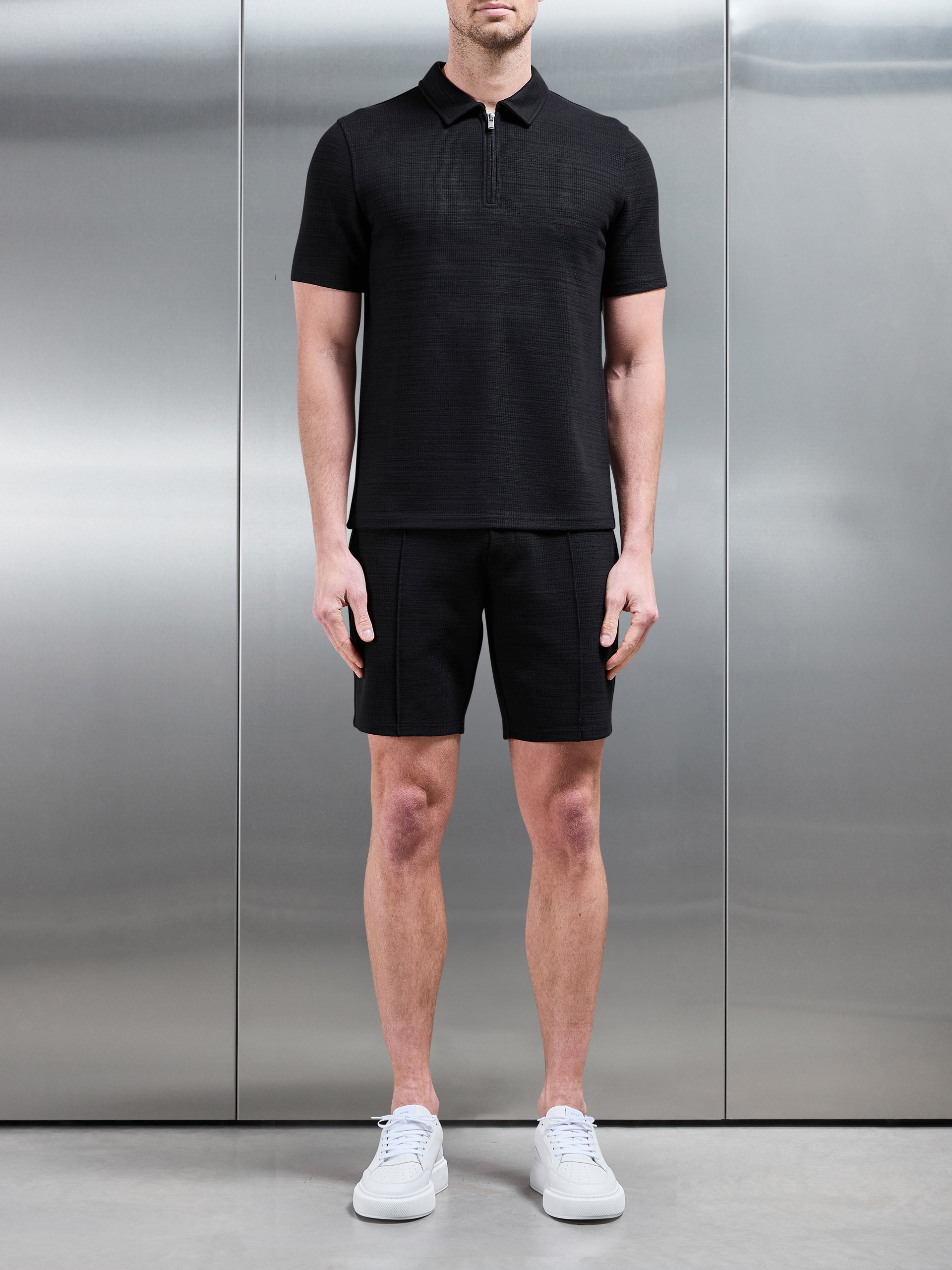 Cavour Textured Short in Black