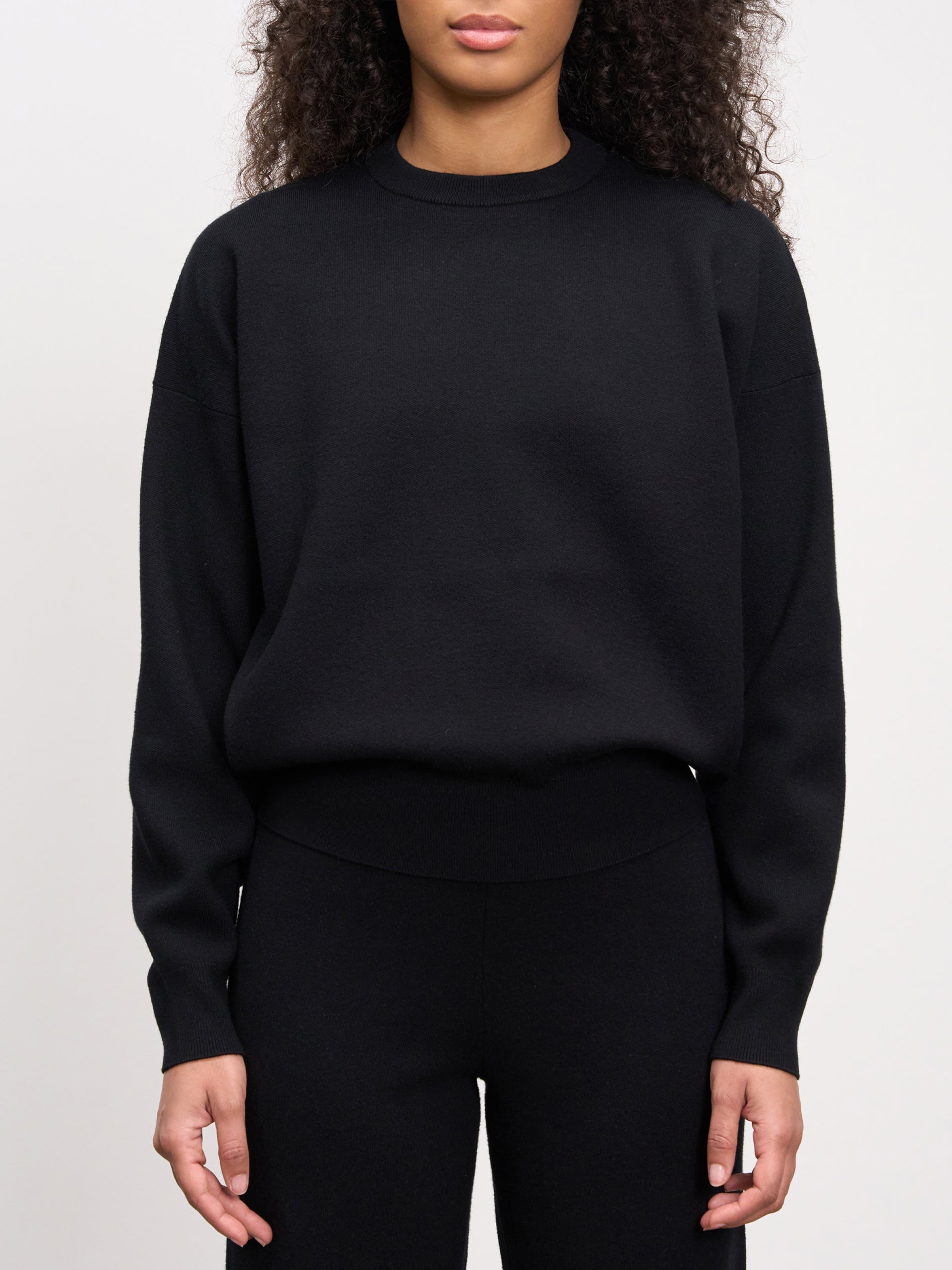 Womens Chunky Knitted Sweatshirt in Black