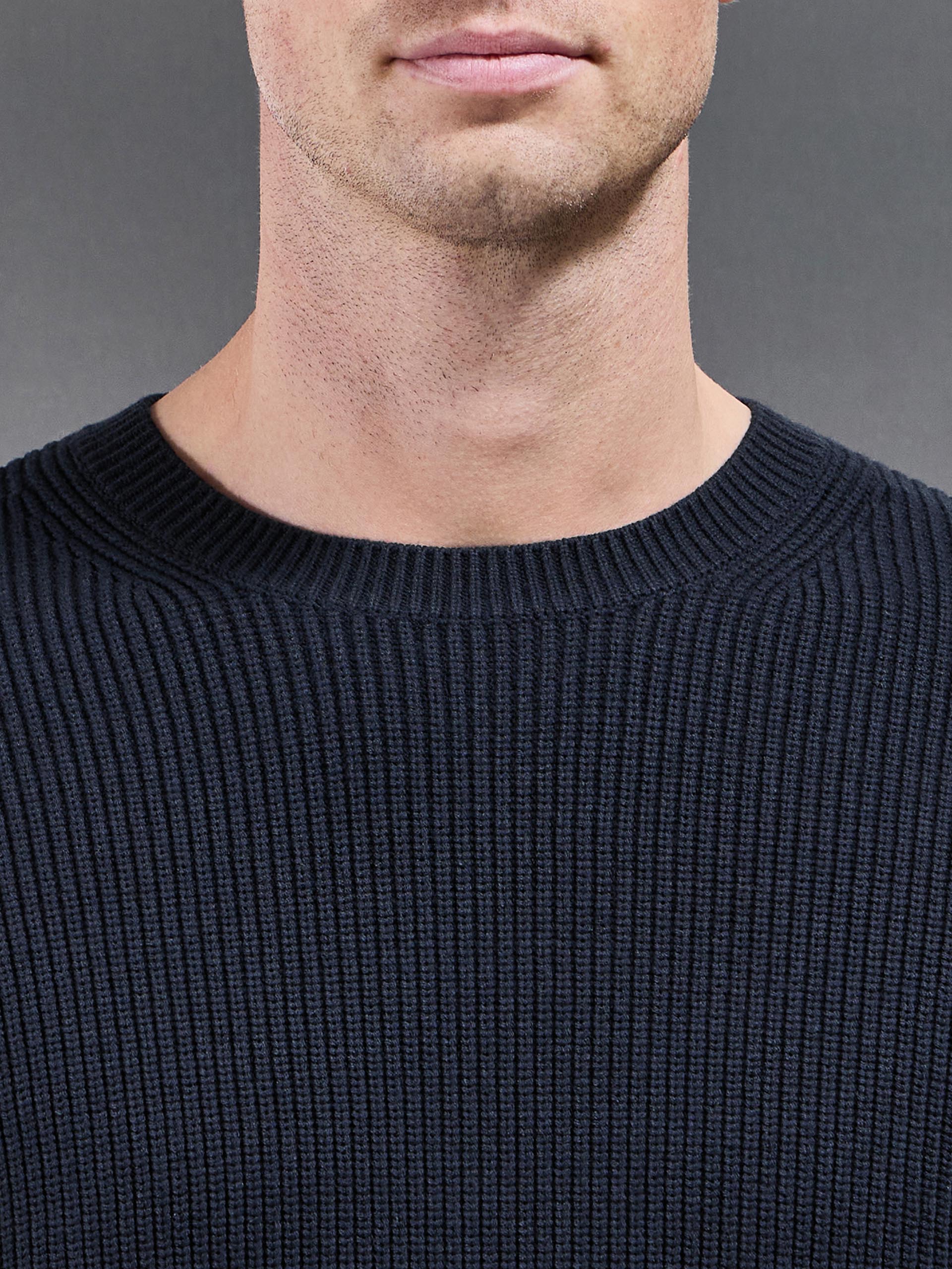 Chunky Ribbed Sweatshirt in Navy