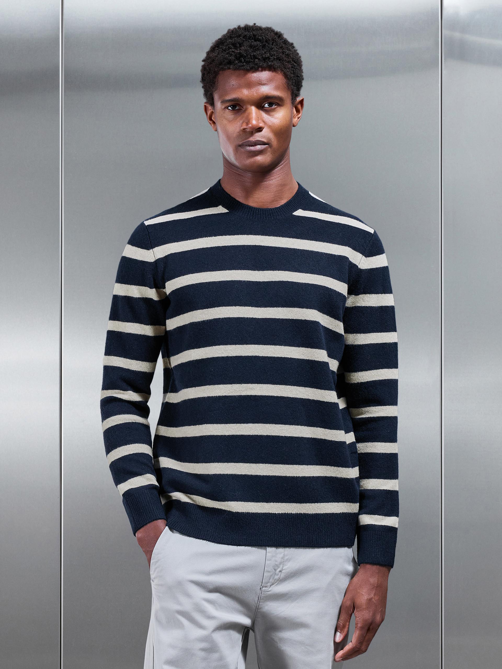 Chunky Wool Stripe Sweatshirt in Navy