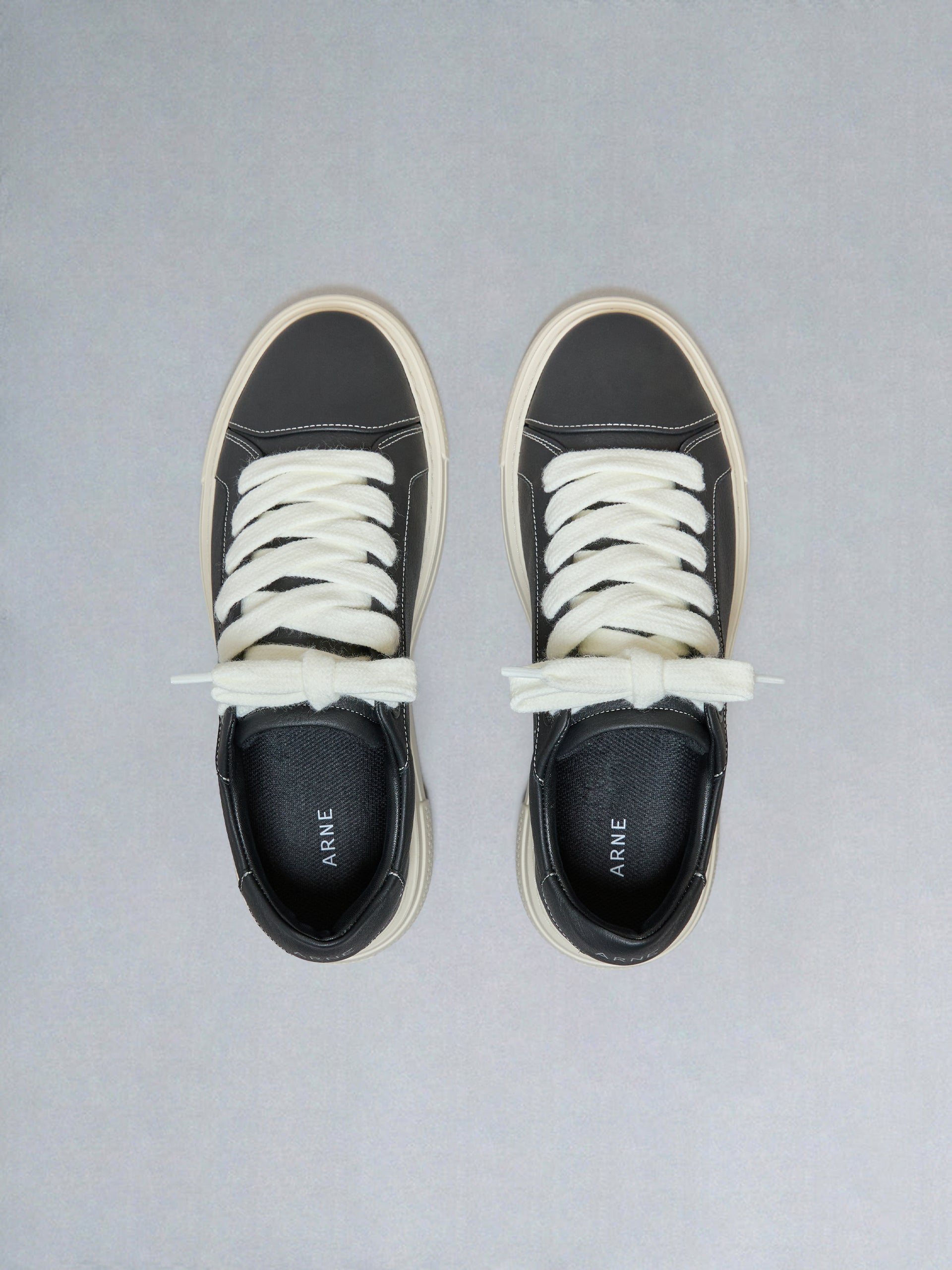 Chunky Essential Trainer in Black