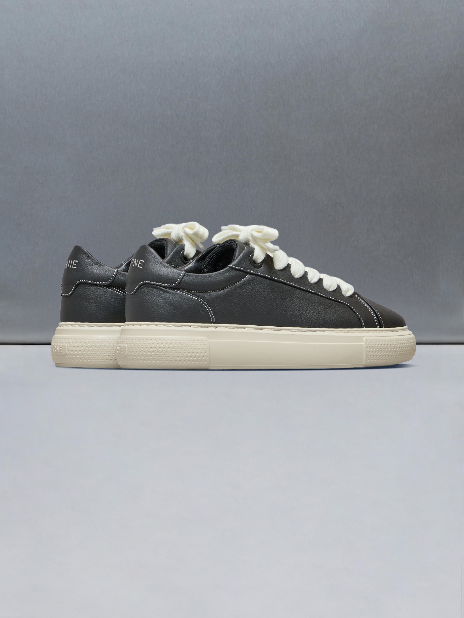 Chunky Essential Trainer in Black