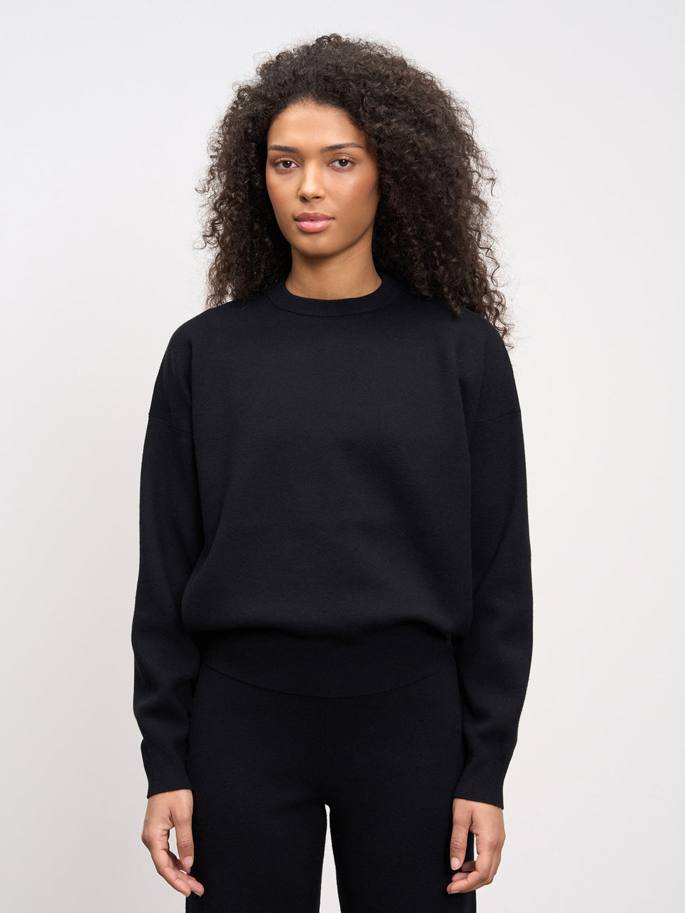 Womens Chunky Knitted Sweatshirt in Black