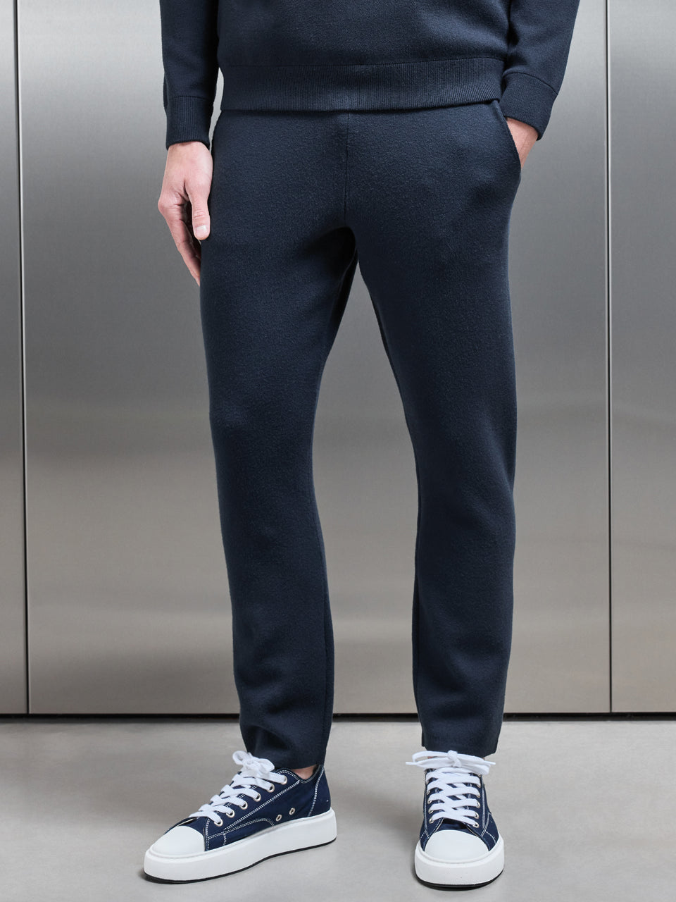 Chunky Knitted Jogger in Navy