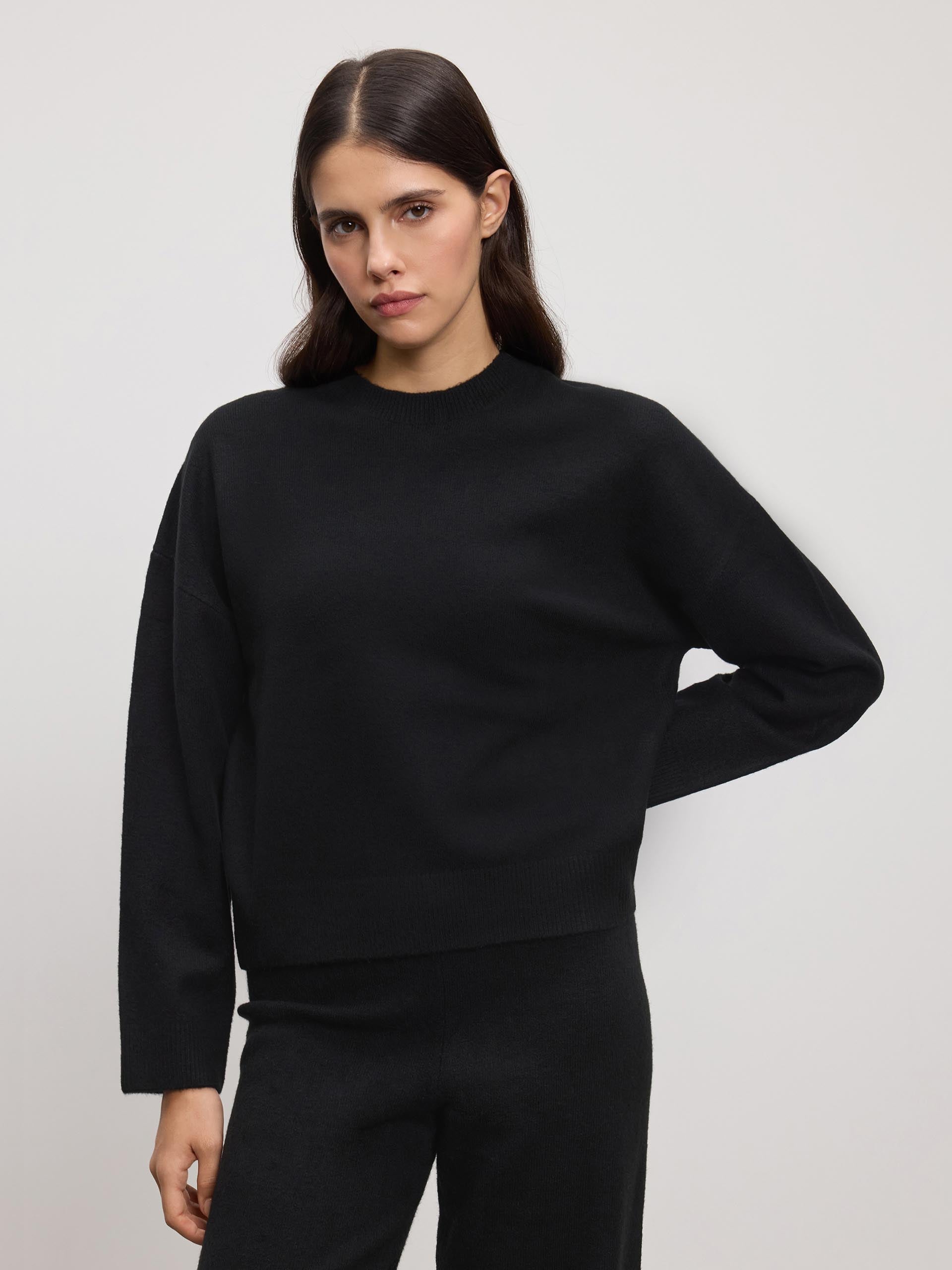 Womens Chunky Wool Sweatshirt in Black