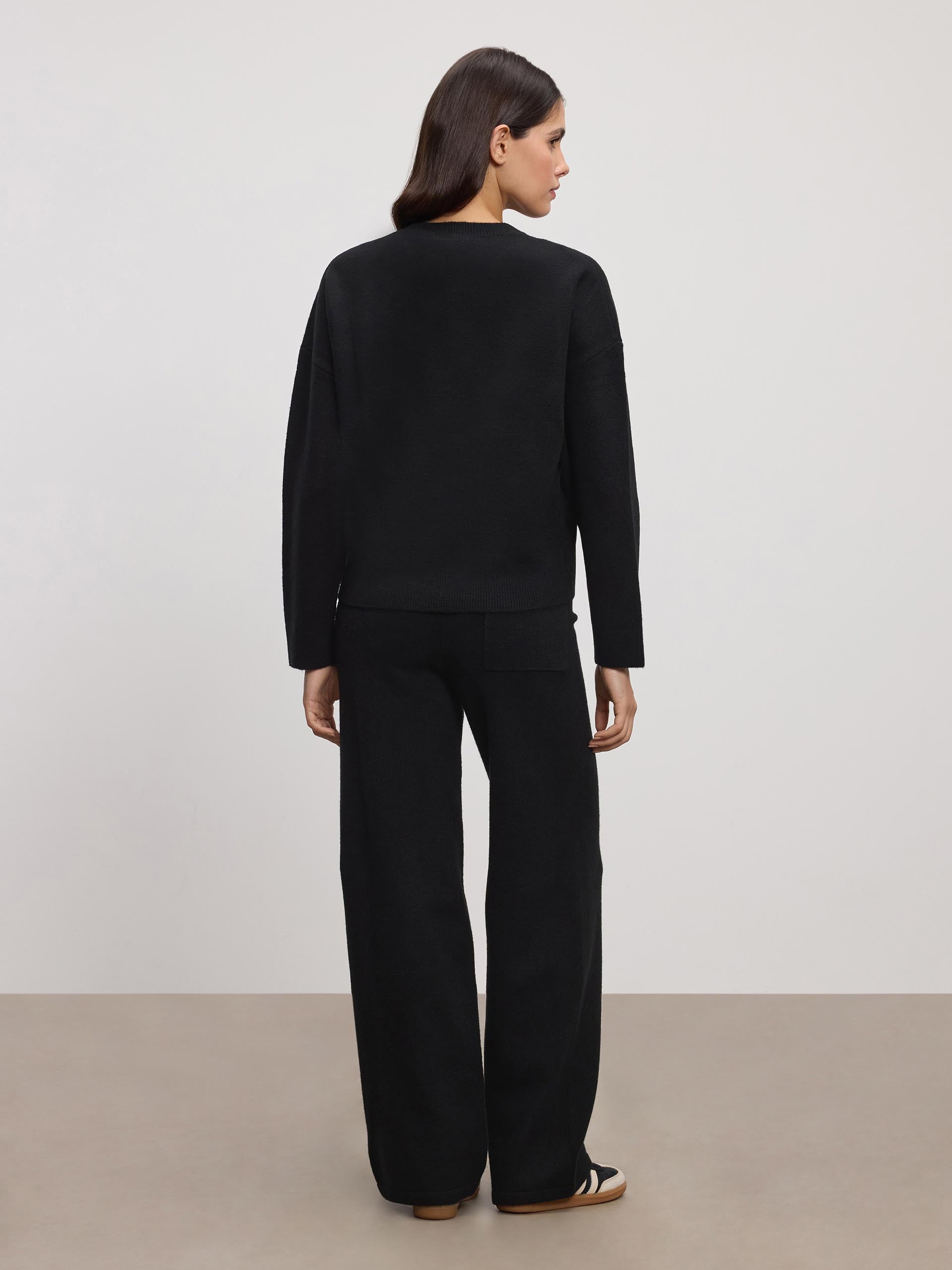 Womens Chunky Wool Sweatshirt in Black