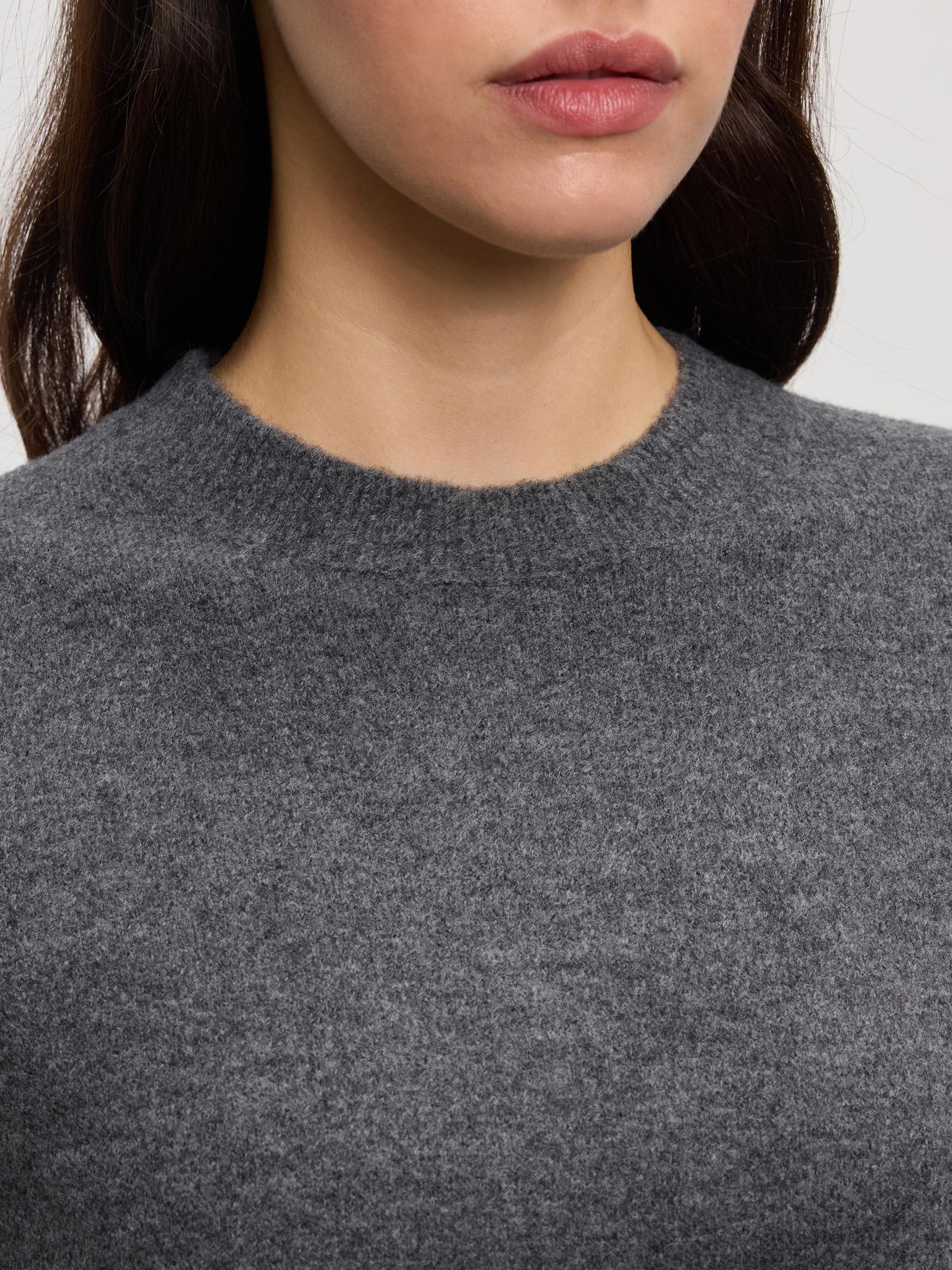 Womens Chunky Wool Sweatshirt in Charcoal