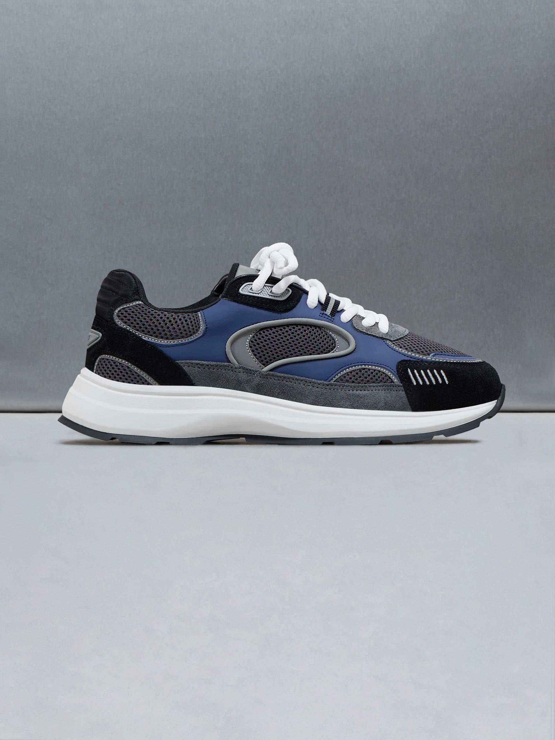 Circuit Trainer in Cobalt Grey