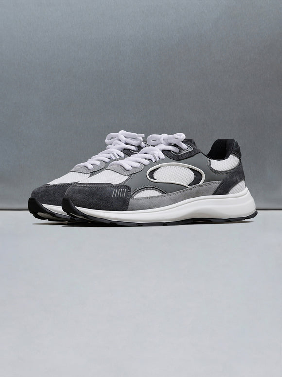 Circuit Trainer in White Grey