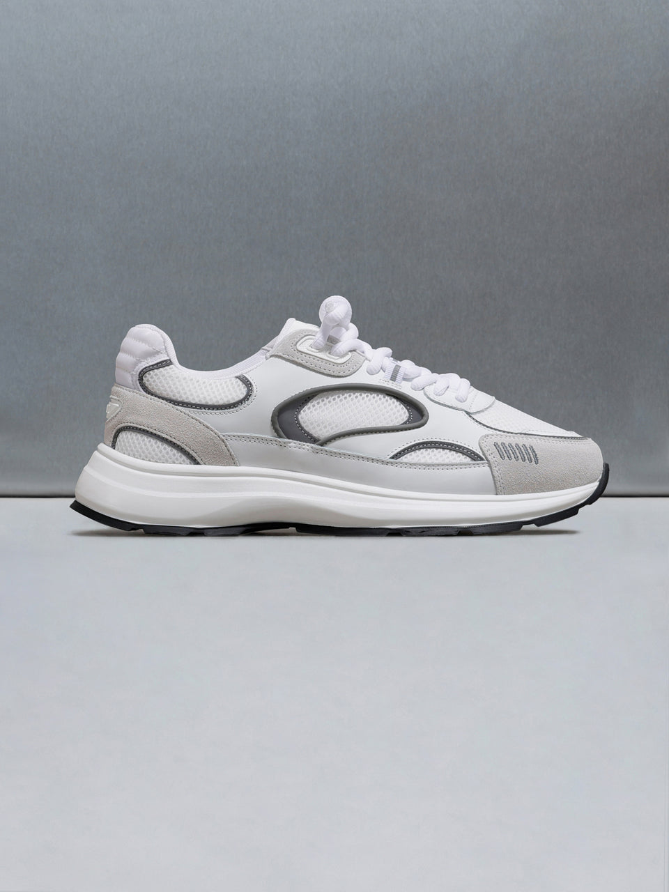 Circuit Trainer in White