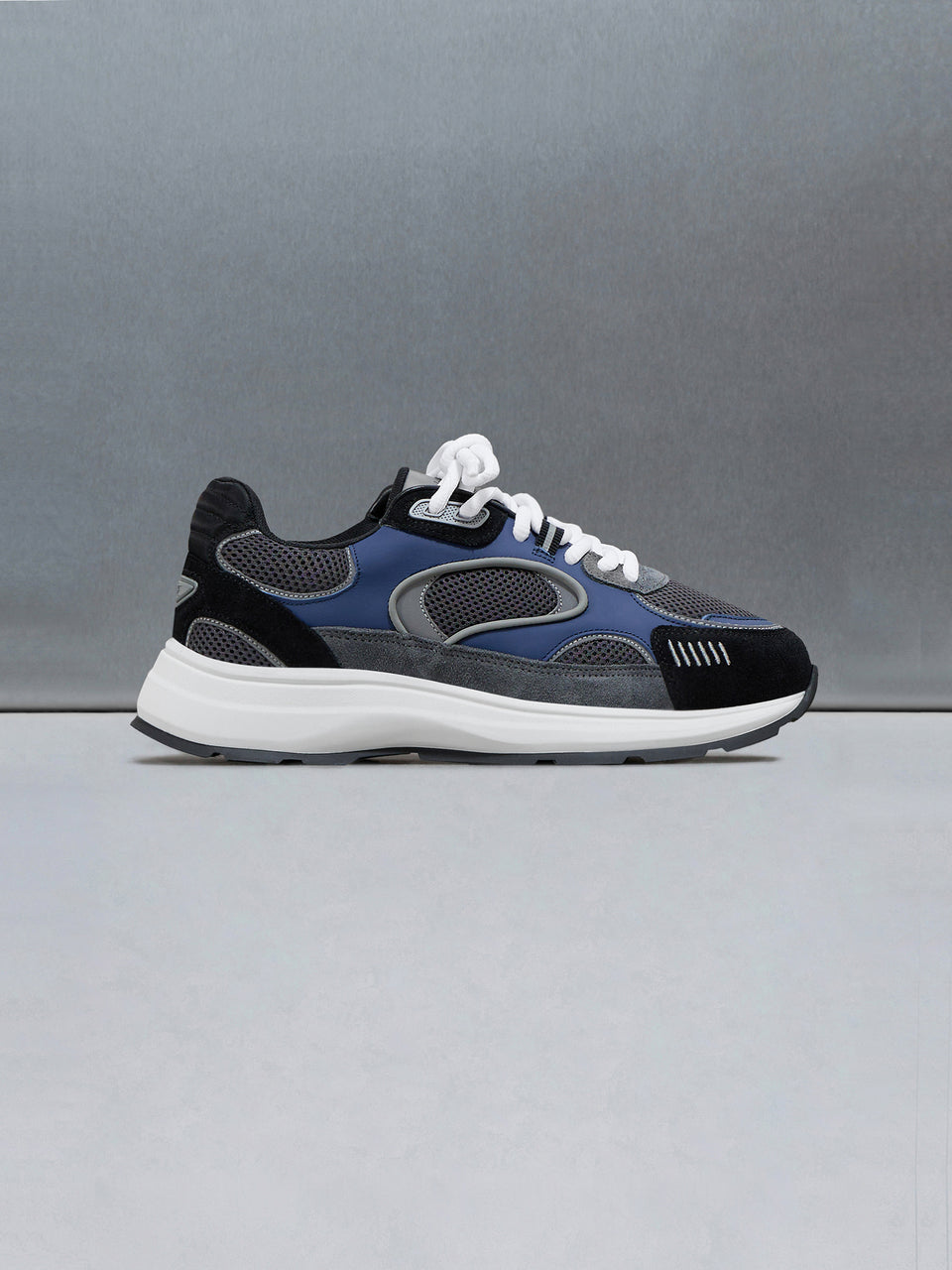 Circuit Trainer in Cobalt Grey