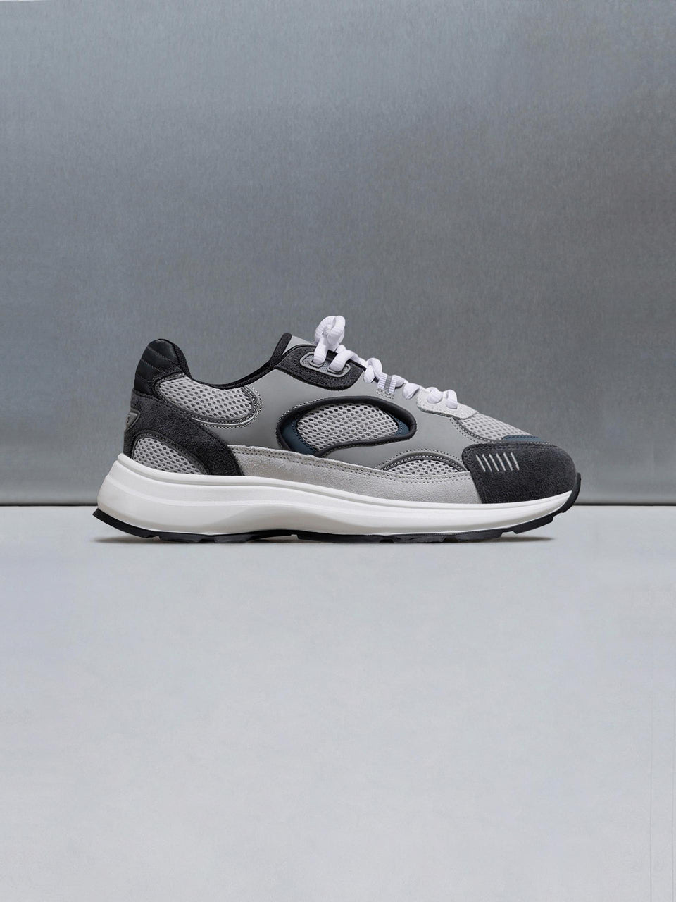 Circuit Trainer in Ocean Grey