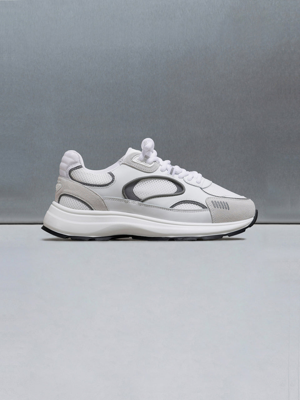 Circuit Trainer in White