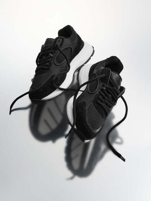 Circuit Trainer in Midnight Black