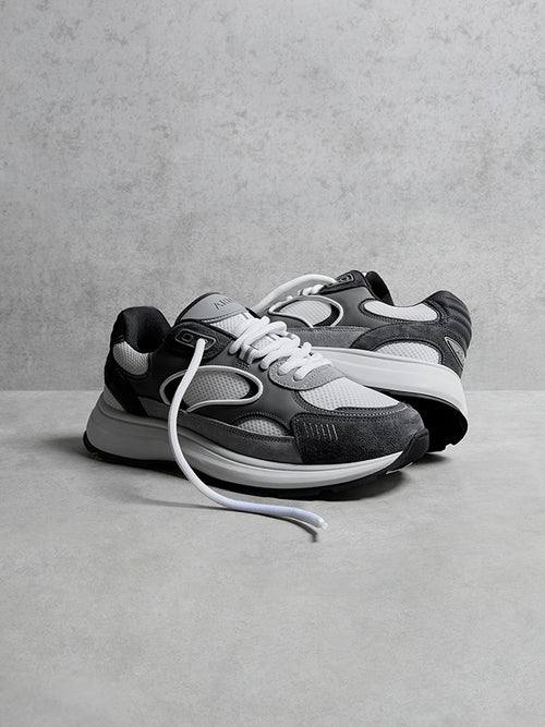 Circuit Trainer in White Grey