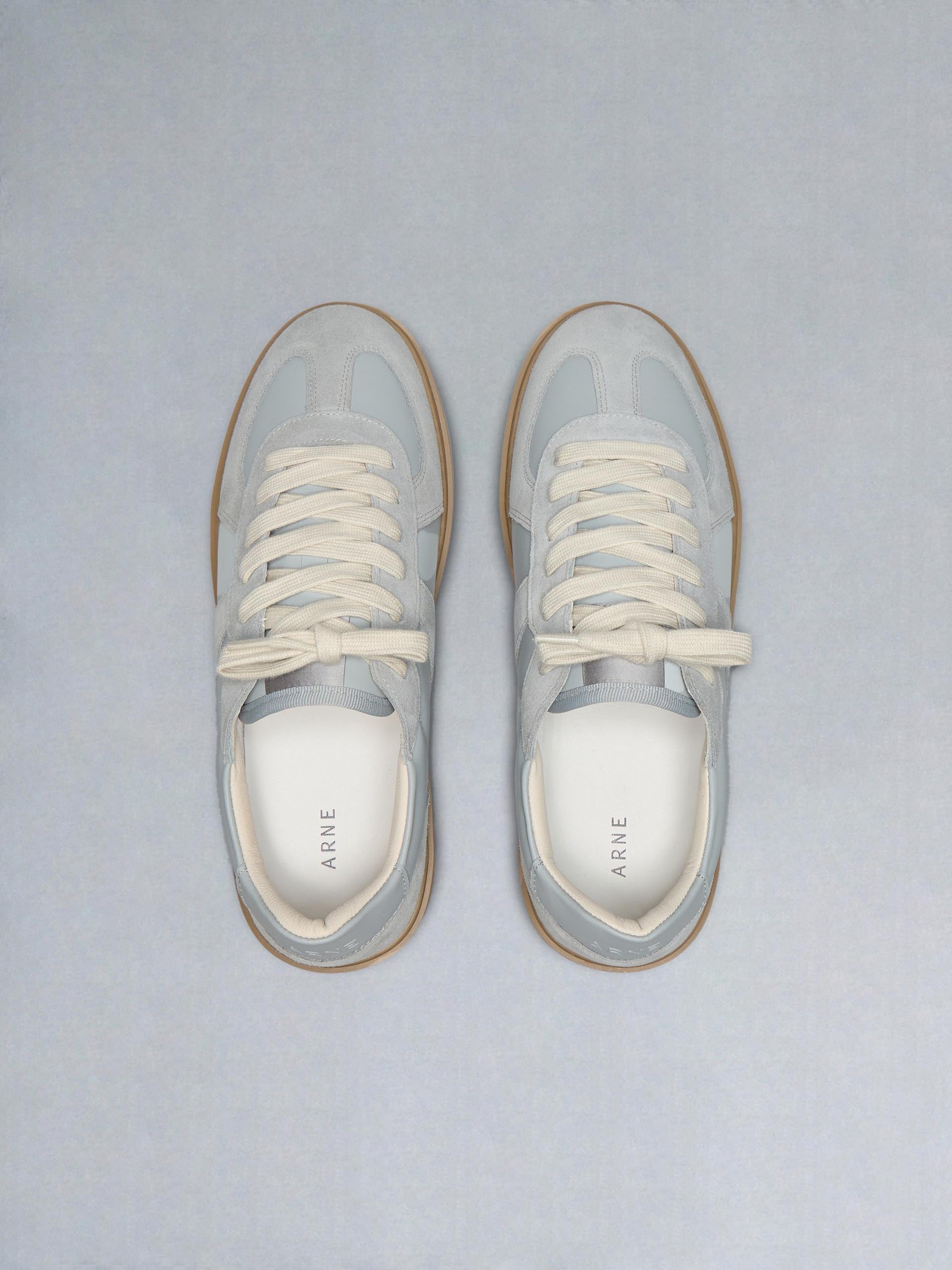 Classic Court Trainer in Grey Gum