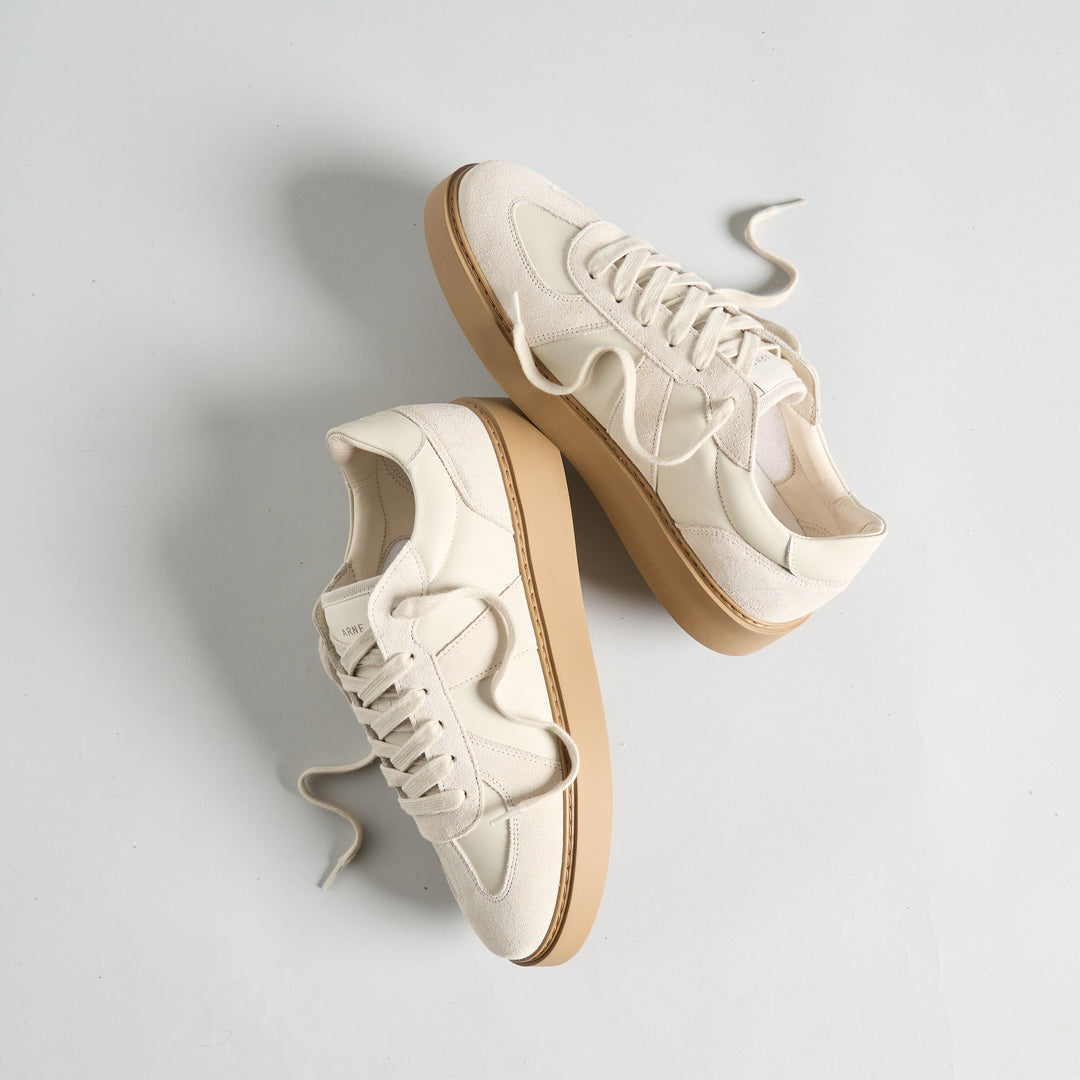 Classic Court Trainer in Stone Gum