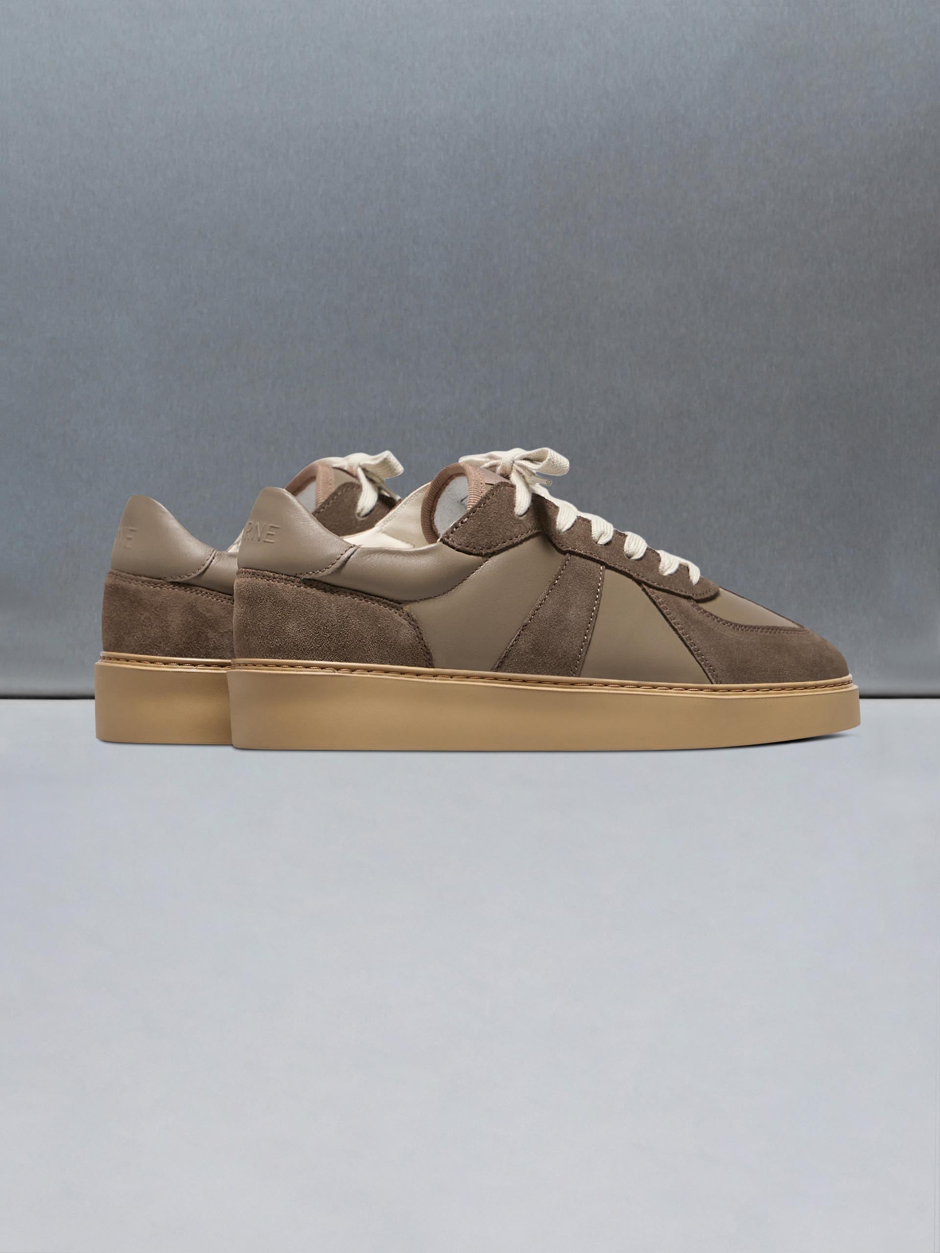 Classic Court Trainer in Brown Gum