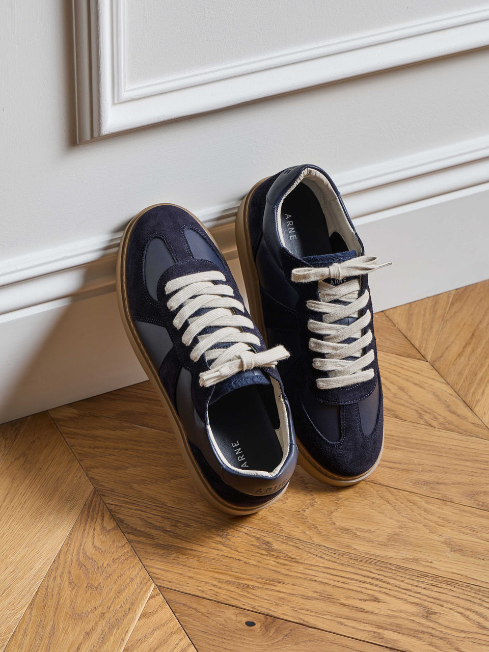 Classic Court Trainer in Navy Gum