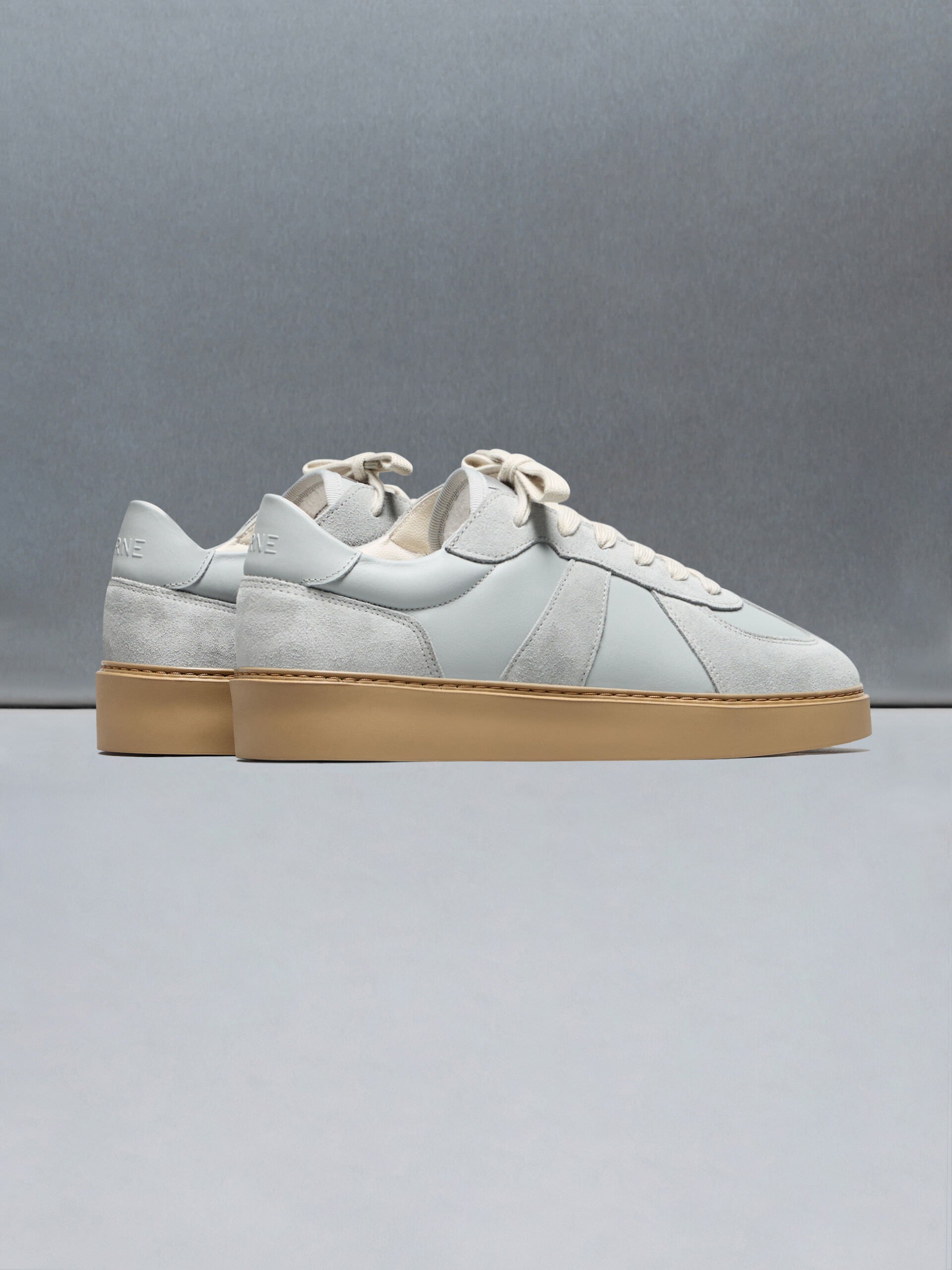 Classic Court Trainer in Grey Gum