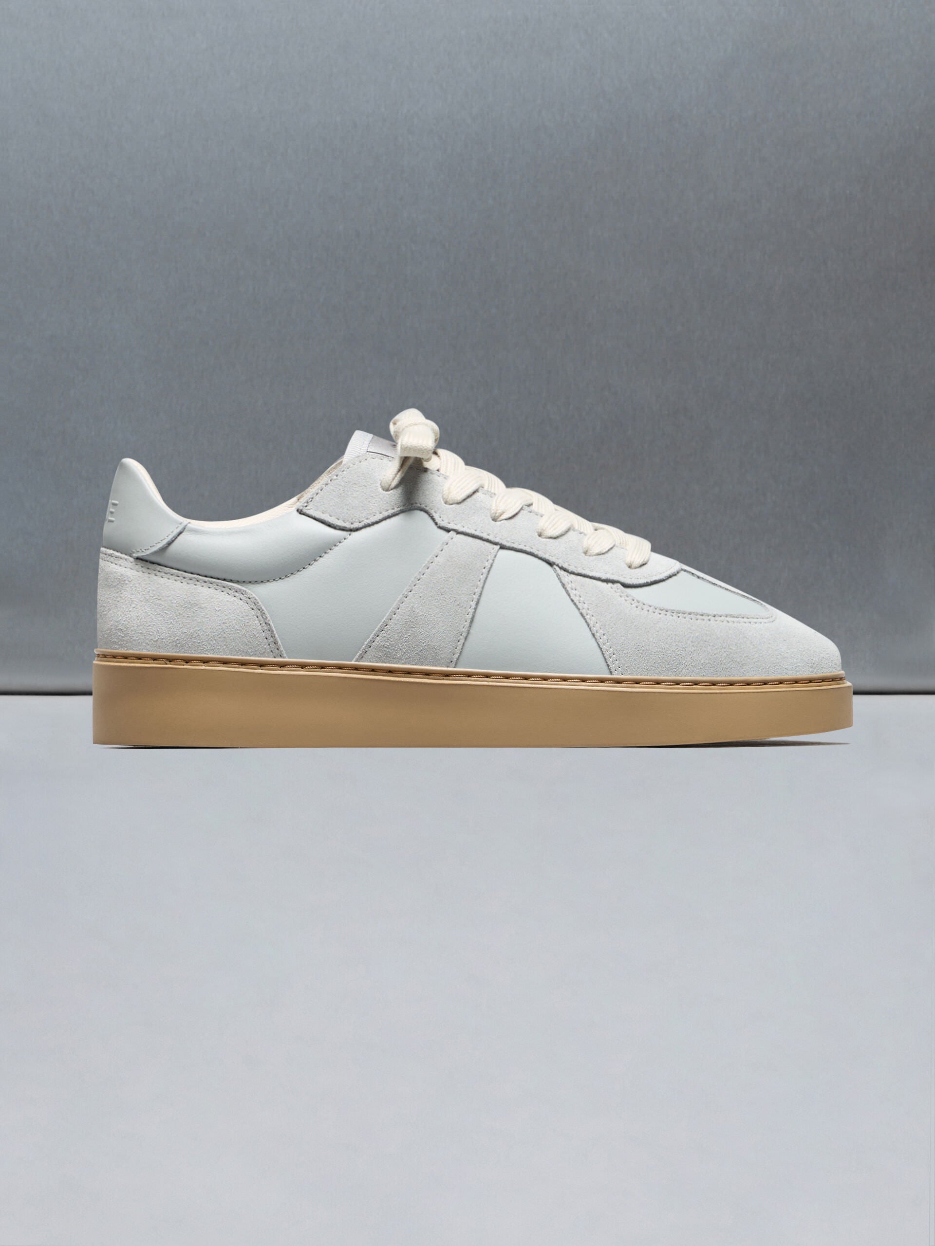 Classic Court Trainer in Grey Gum