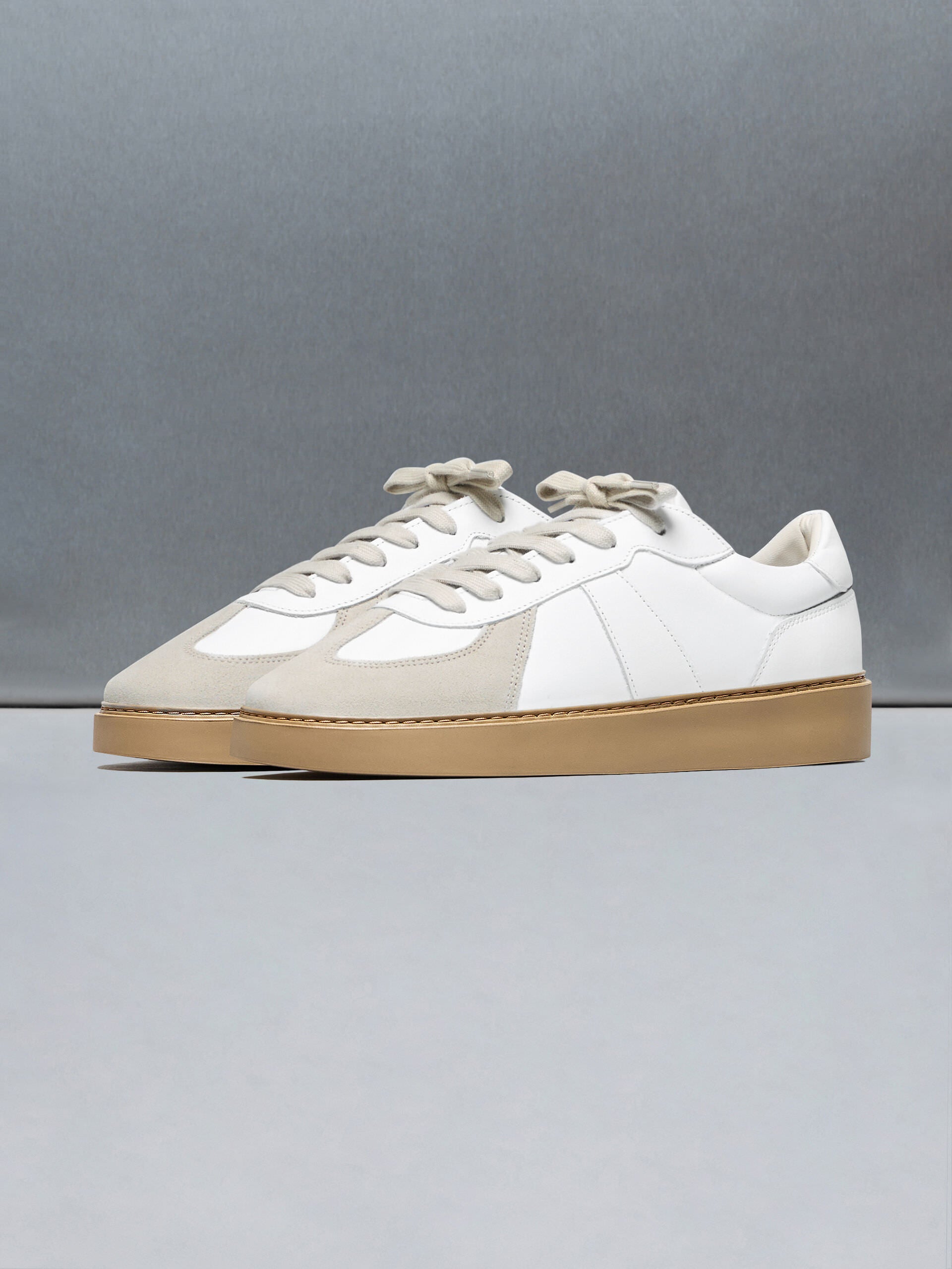 Classic Court Trainer in White Gum