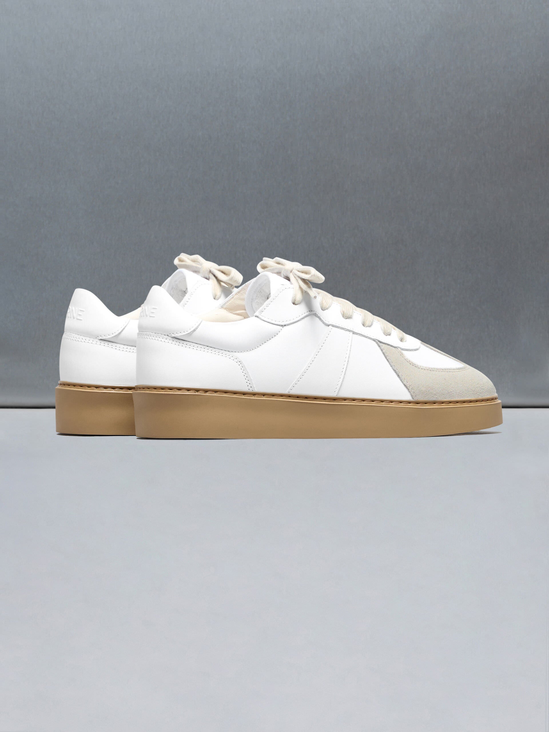 Classic Court Trainer in White Gum