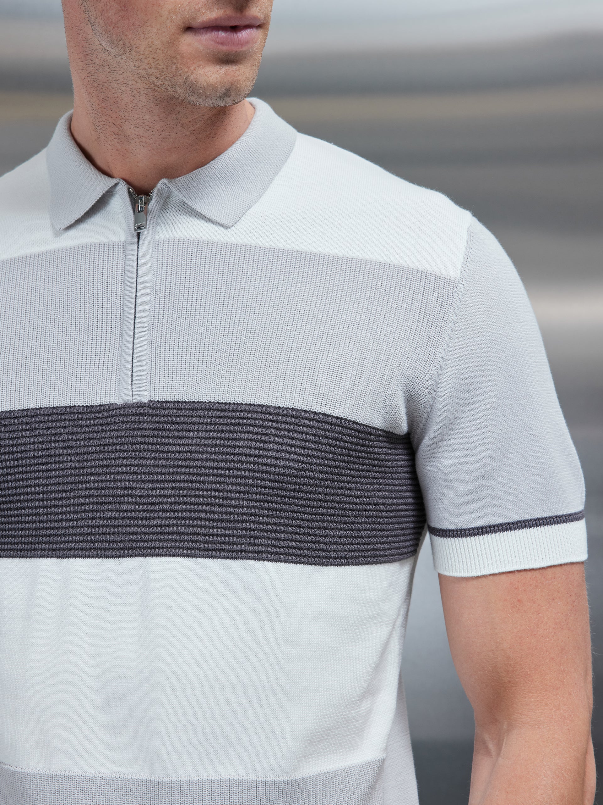 Colour Block Knitted Zip Polo Shirt in Grey